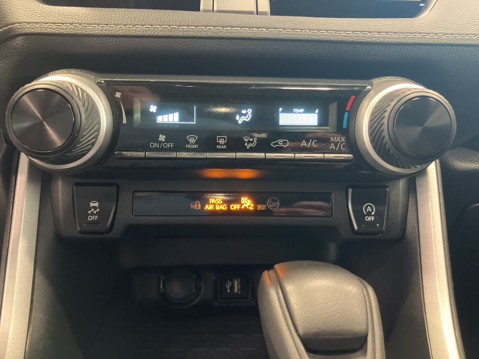 Thumbnail: 2024 Toyota RAV4 - 19