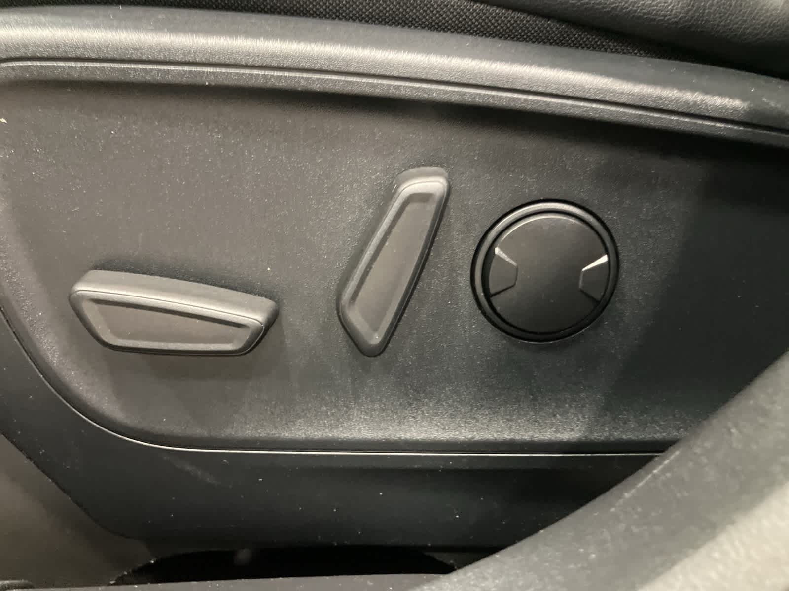 Thumbnail: 2021 Ford Escape - 12