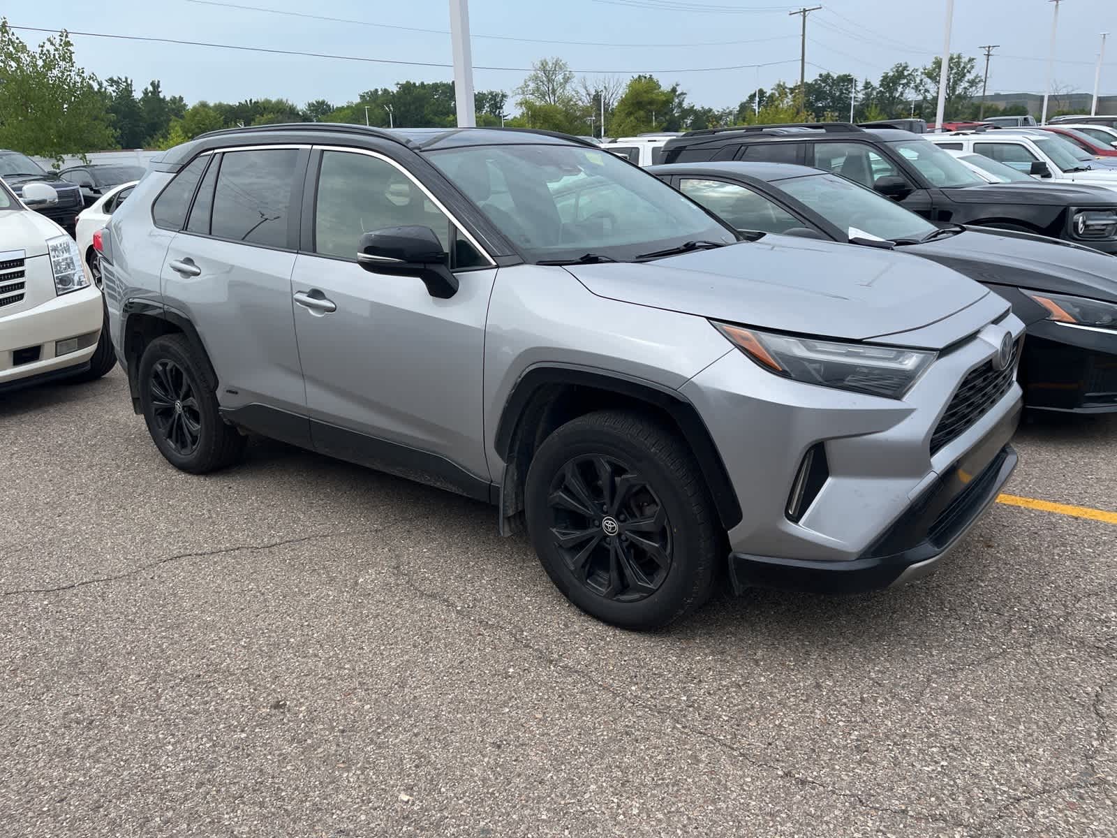 Thumbnail: 2022 Toyota RAV4 - 16