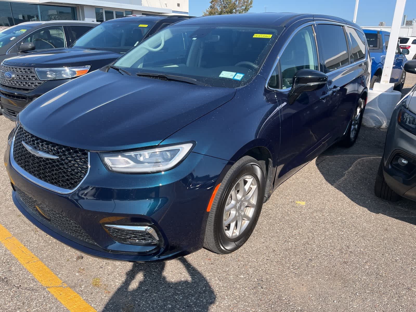 Thumbnail: 2024 Chrysler Pacifica - 2