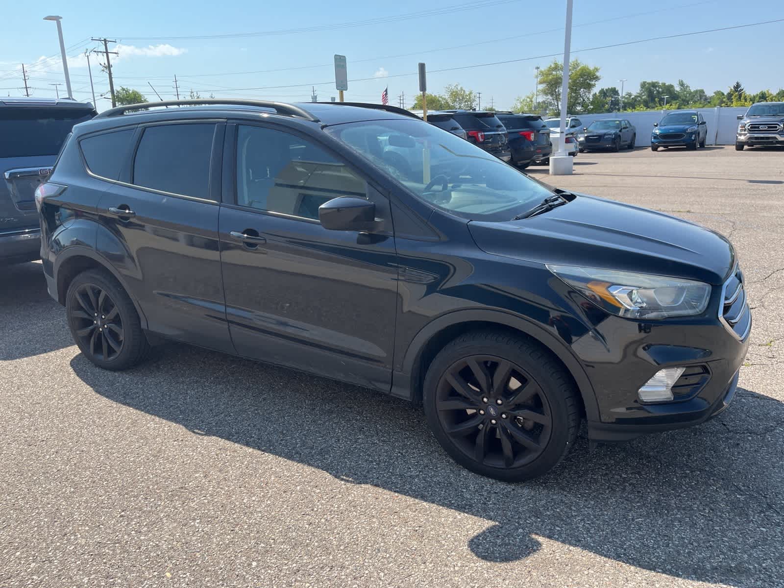 Thumbnail: 2017 Ford Escape - 15