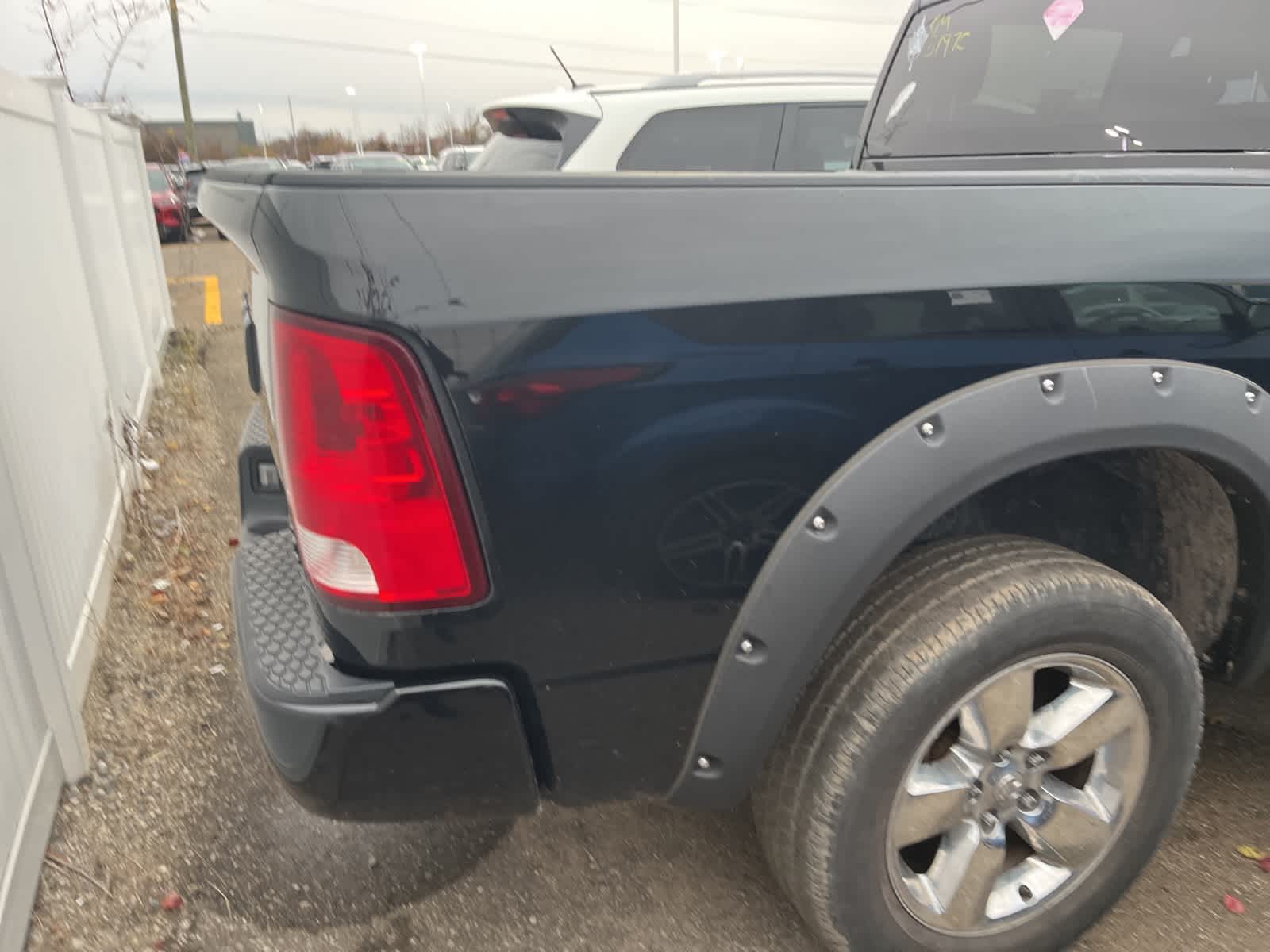 Thumbnail: 2019 RAM 1500 Classic - 11