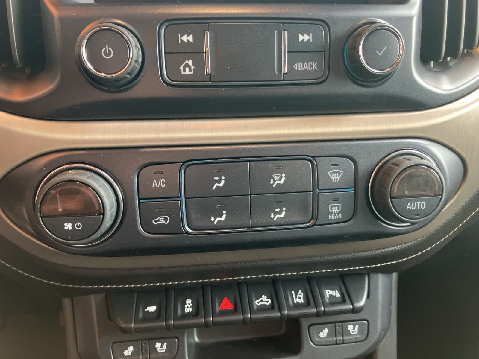 Thumbnail: 2019 GMC Canyon - 17