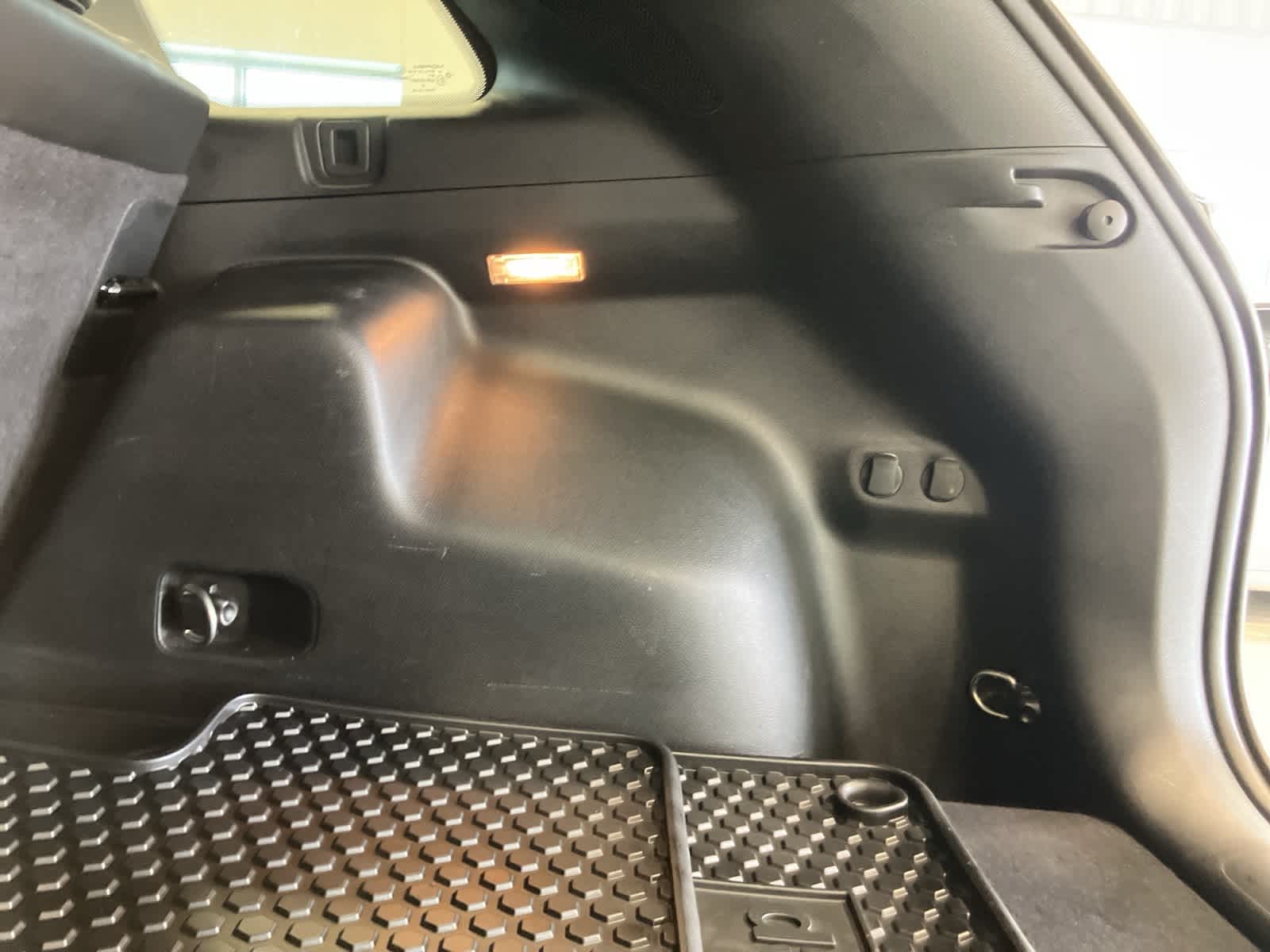 Thumbnail: 2020 Jeep Cherokee - 26