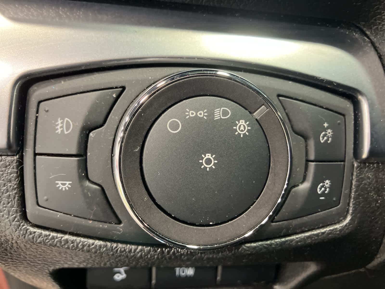 Thumbnail: 2018 Ford Explorer - 16