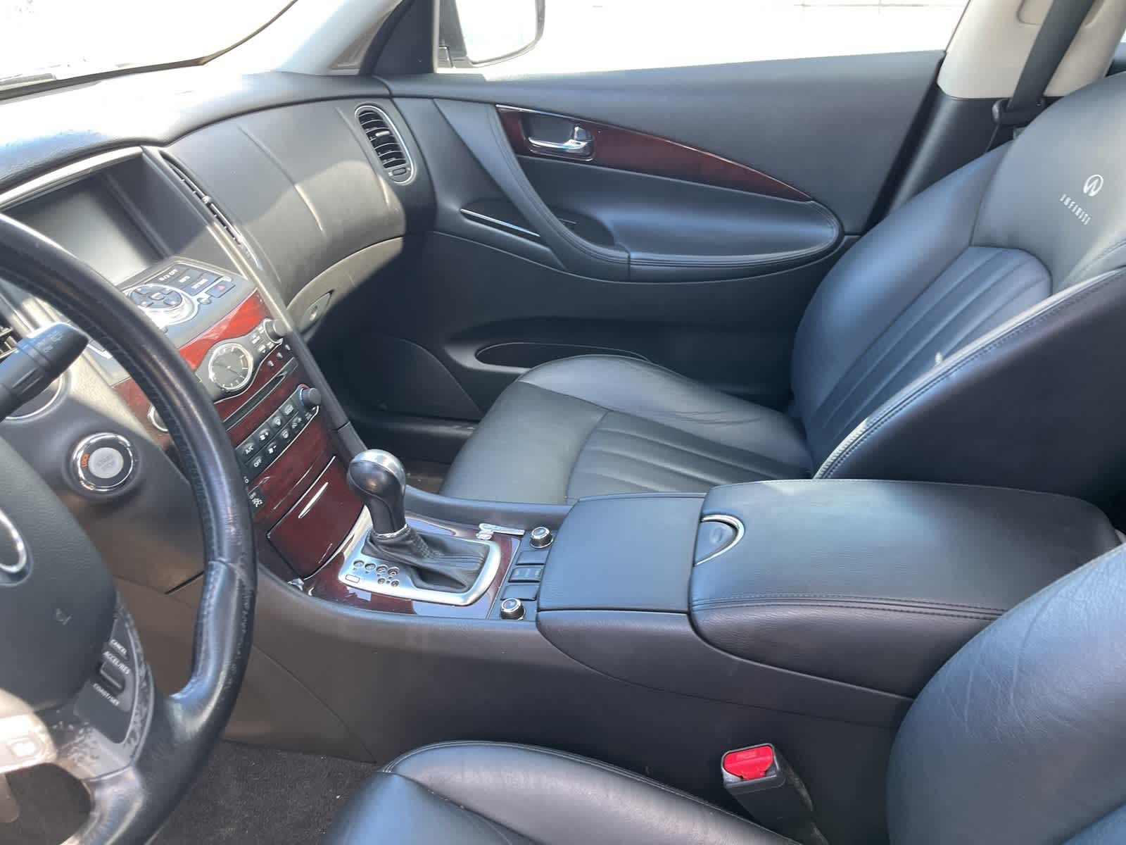 Thumbnail: 2010 INFINITI EX35 - 27