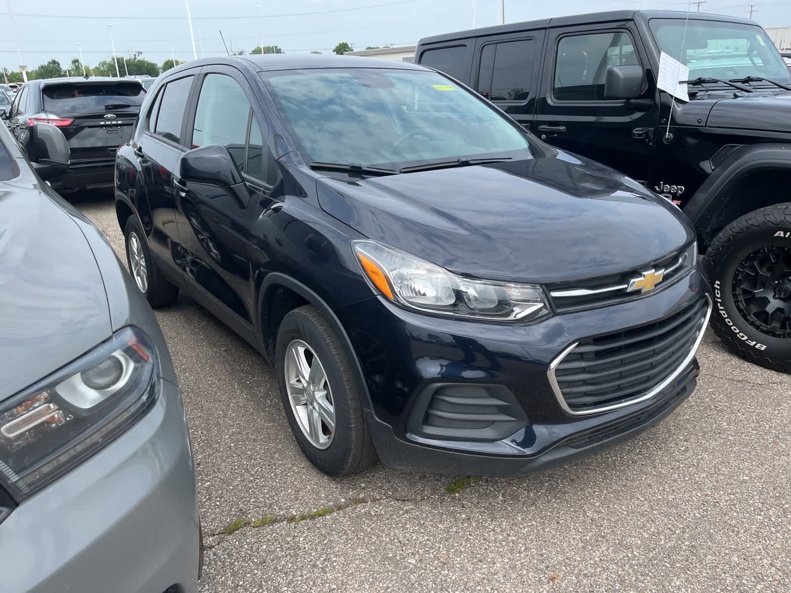 Thumbnail: 2021 Chevrolet Trax - 17