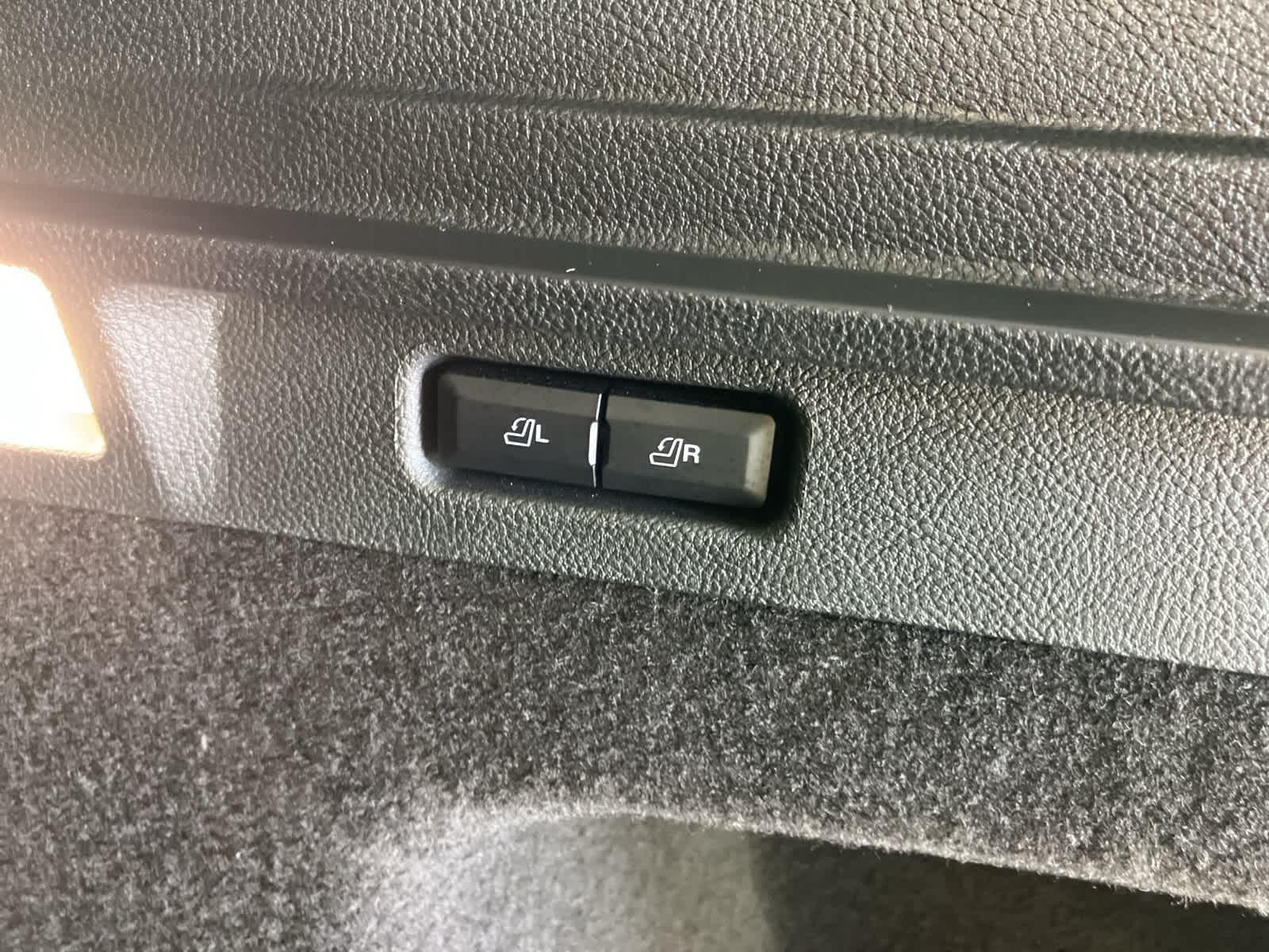 Thumbnail: 2022 Lincoln Corsair - 34