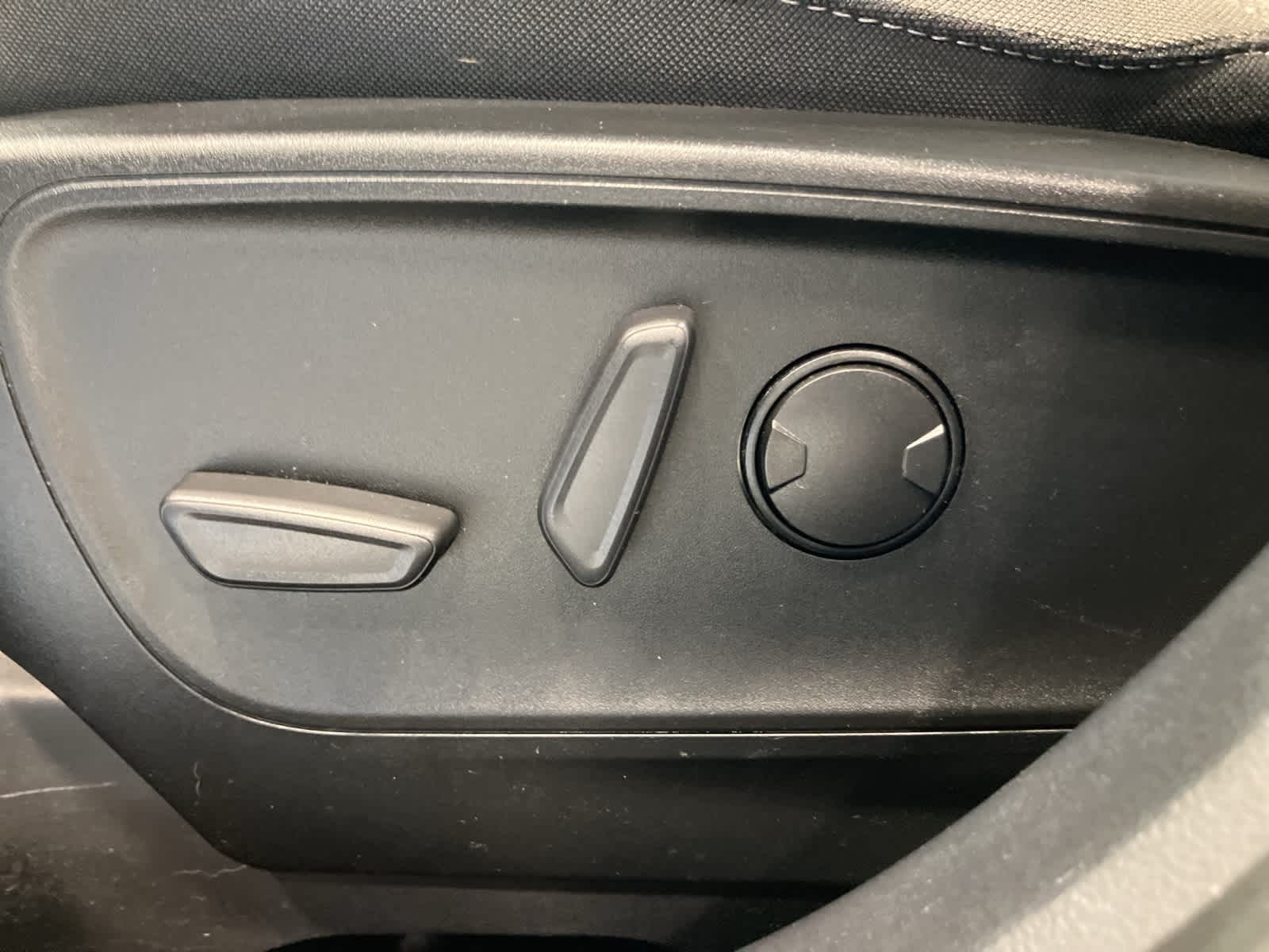 Thumbnail: 2022 Ford Escape - 11