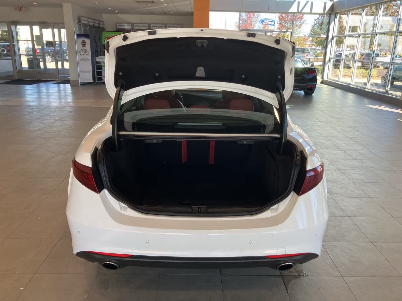 Thumbnail: 2020 Alfa Romeo Giulia - 26