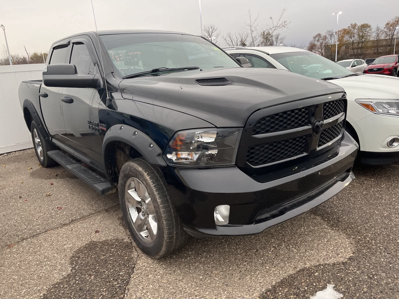 Thumbnail: 2019 RAM 1500 Classic - 17