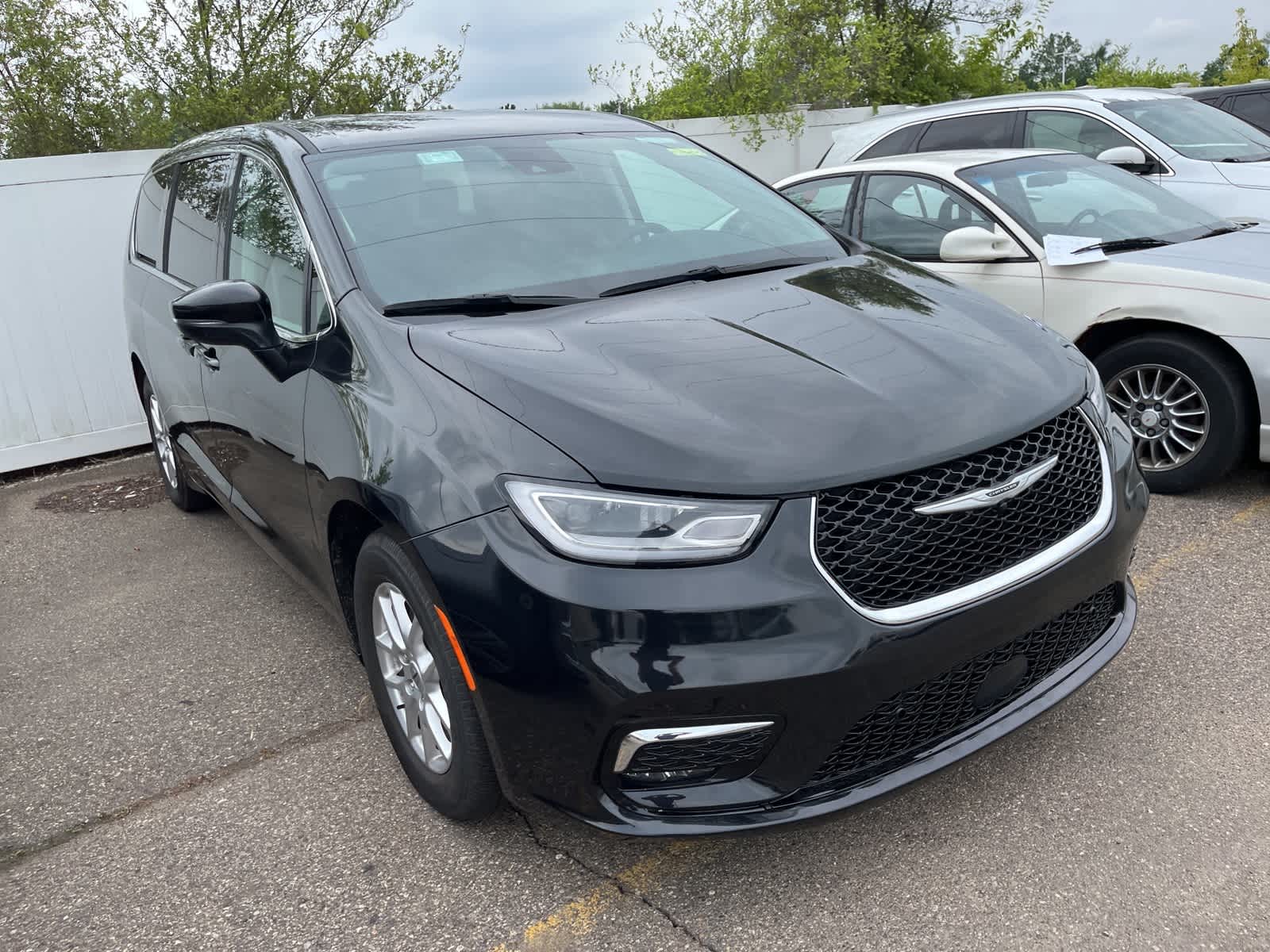 Thumbnail: 2023 Chrysler Pacifica - 19