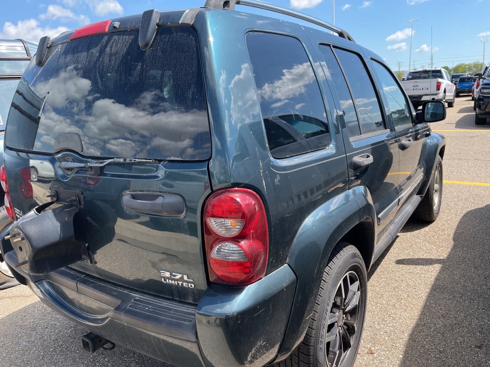 Thumbnail: 2005 Jeep Liberty - 7