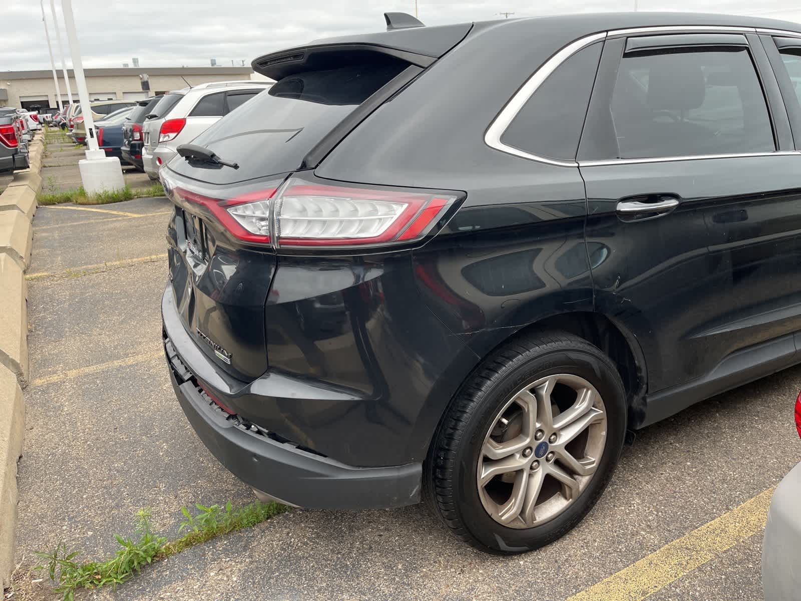 Thumbnail: 2015 Ford Edge - 12