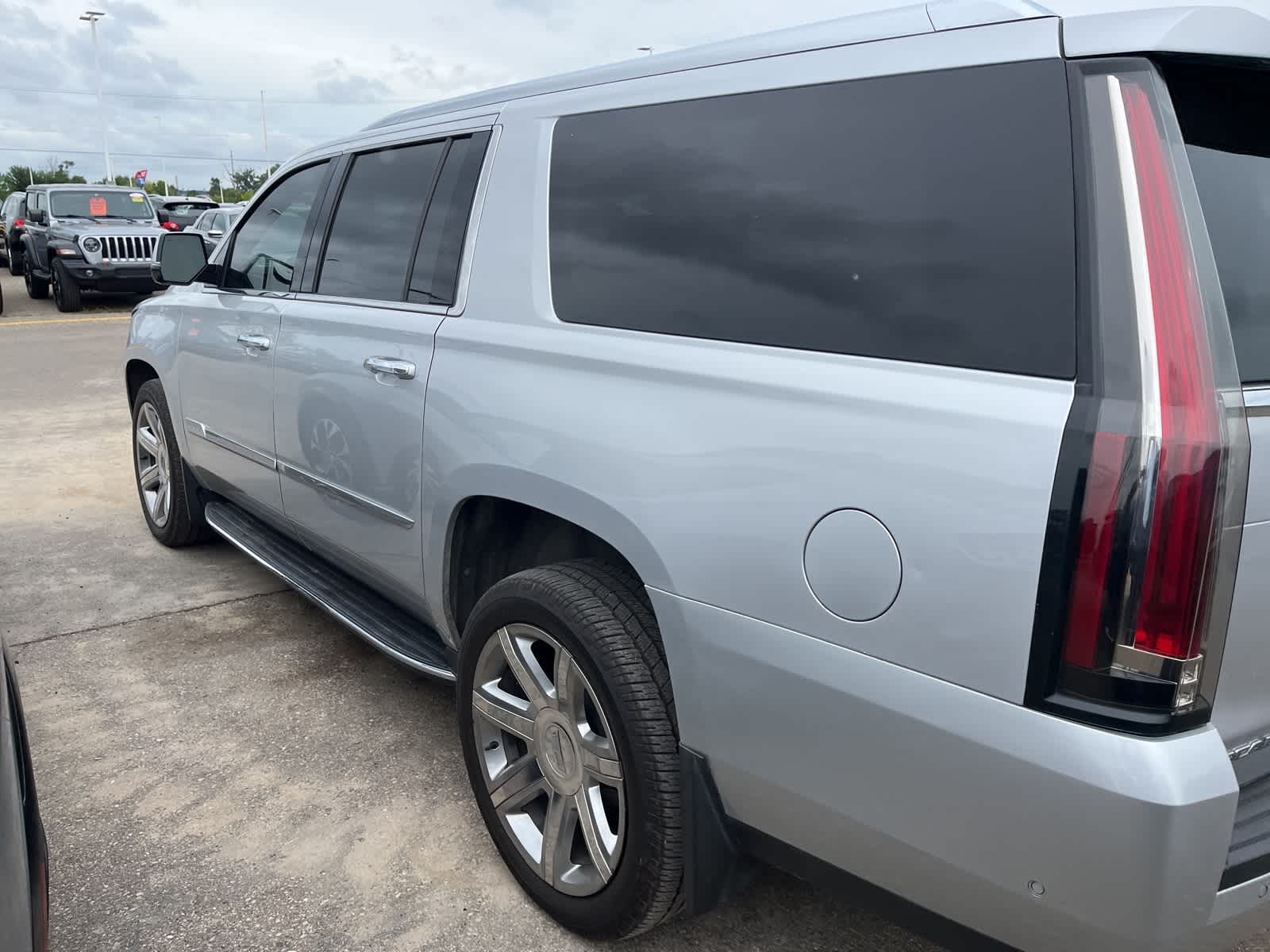 Thumbnail: 2020 Cadillac Escalade - 10