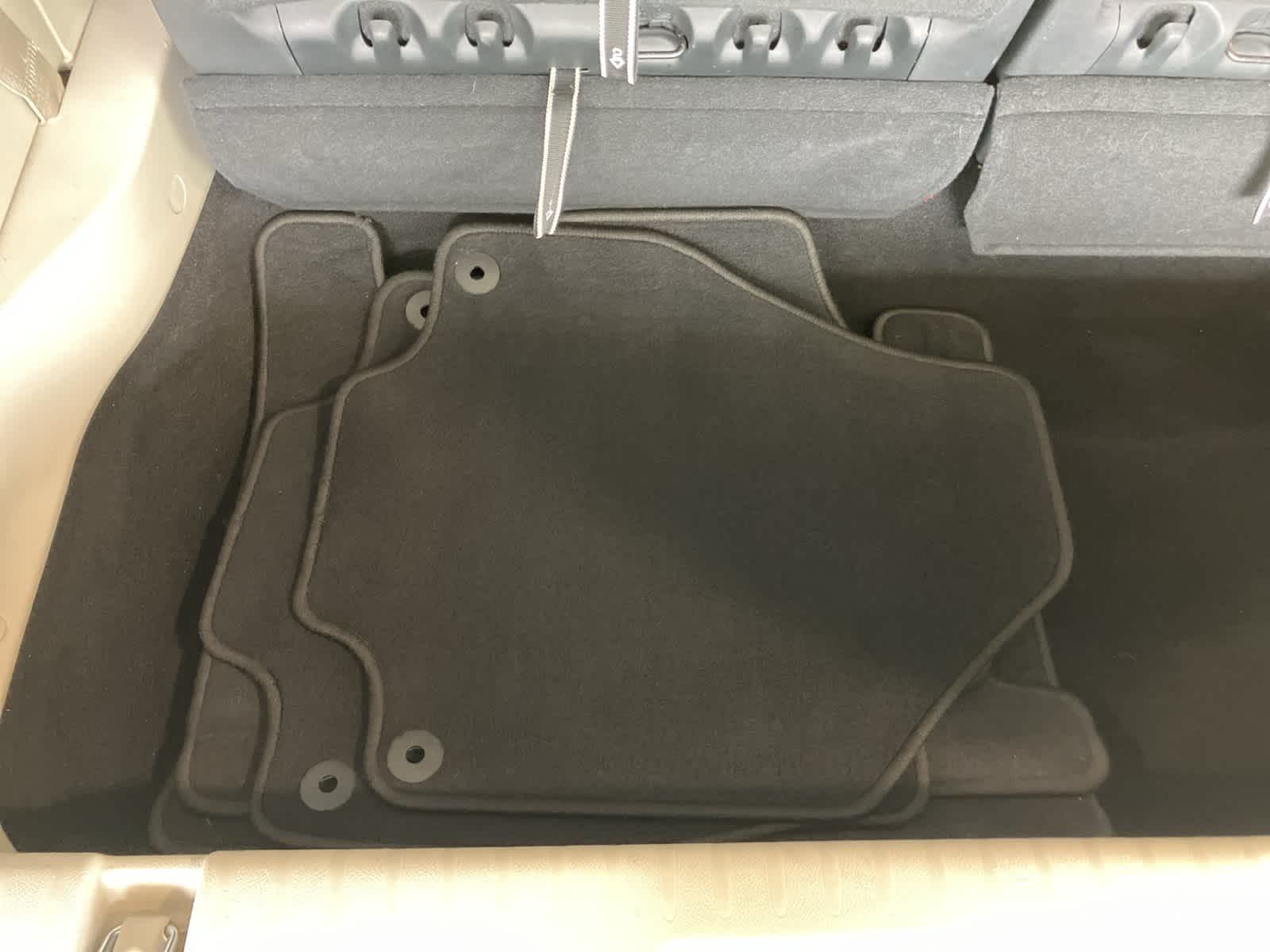 Thumbnail: 2018 Chrysler Pacifica - 32