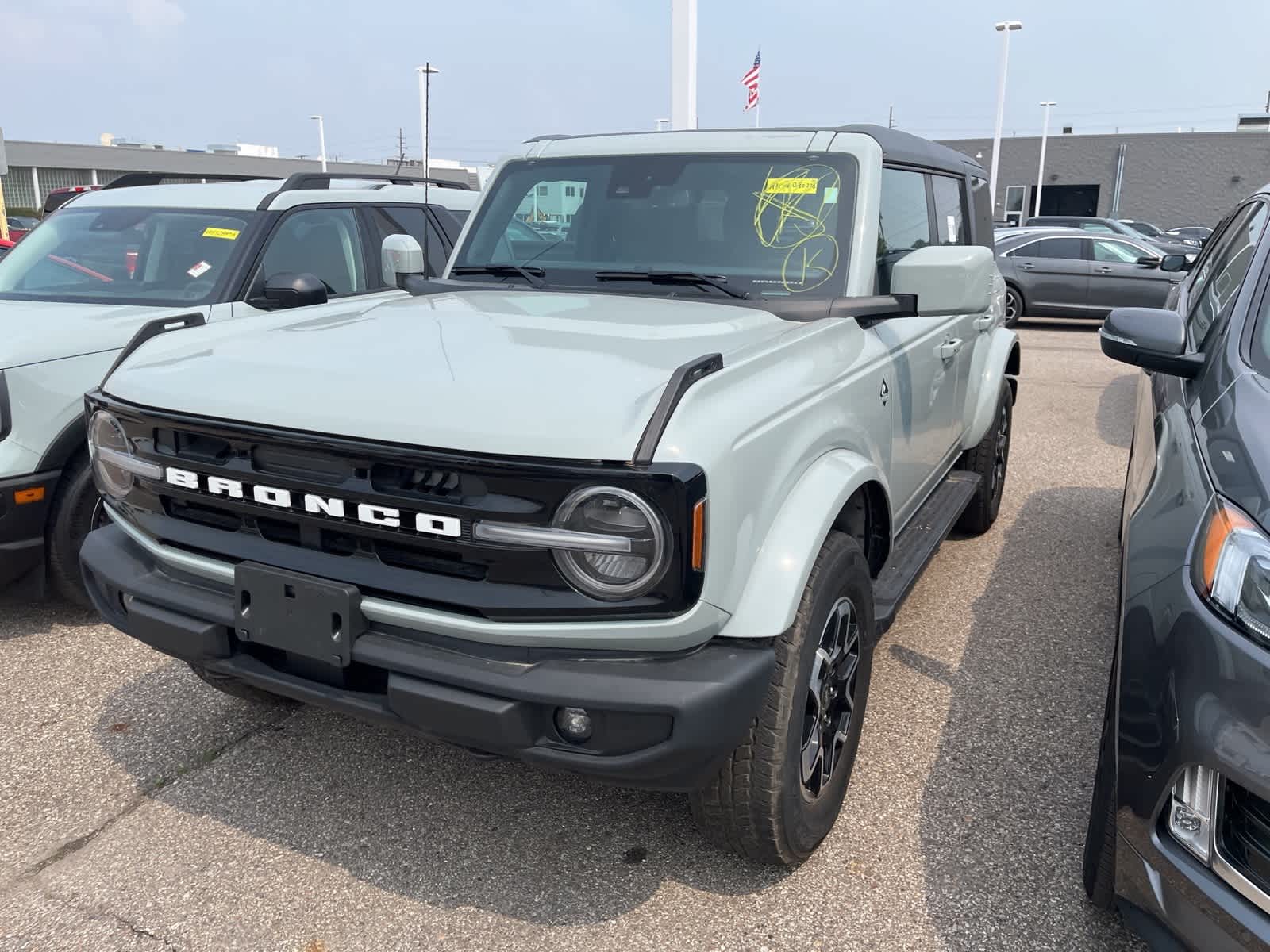Thumbnail: 2022 Ford Bronco - 2