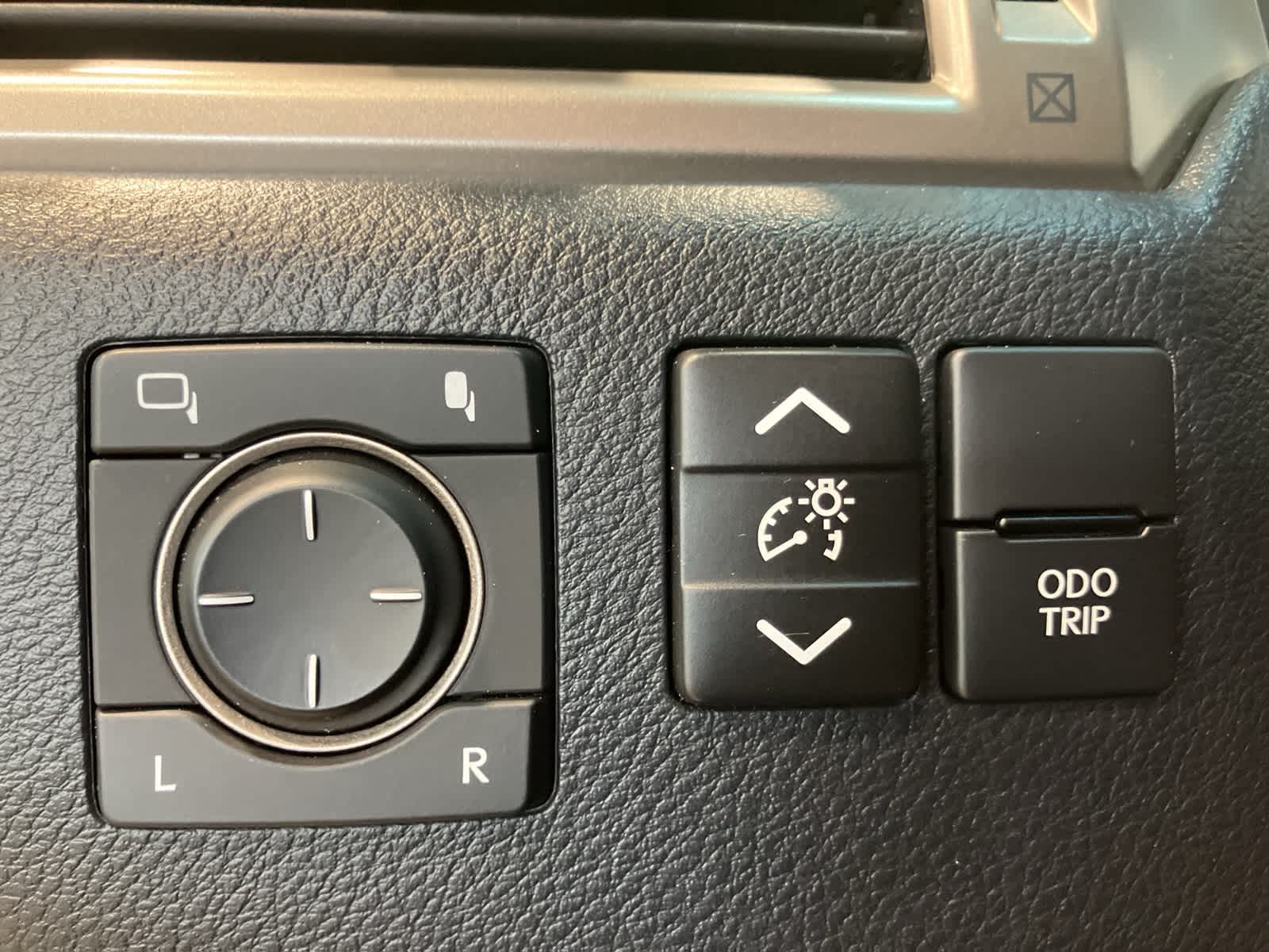 Thumbnail: 2021 Lexus GX - 16