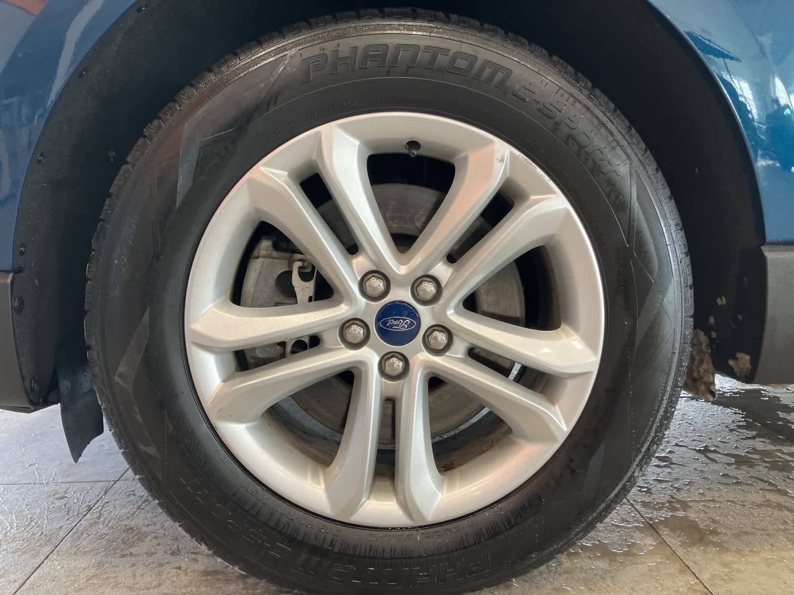 Thumbnail: 2020 Ford Edge - 9