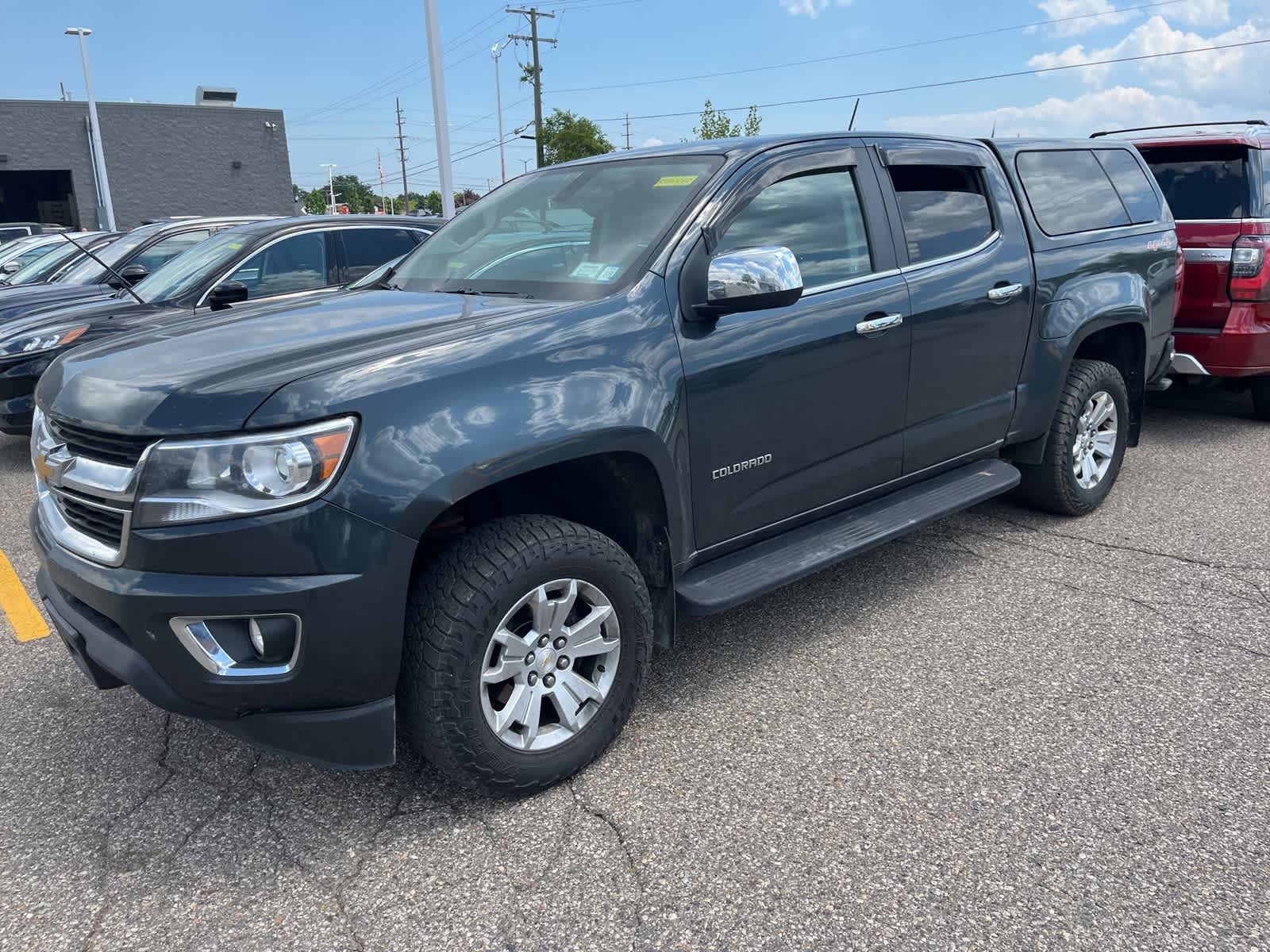 Thumbnail: 2017 Chevrolet Colorado - 3