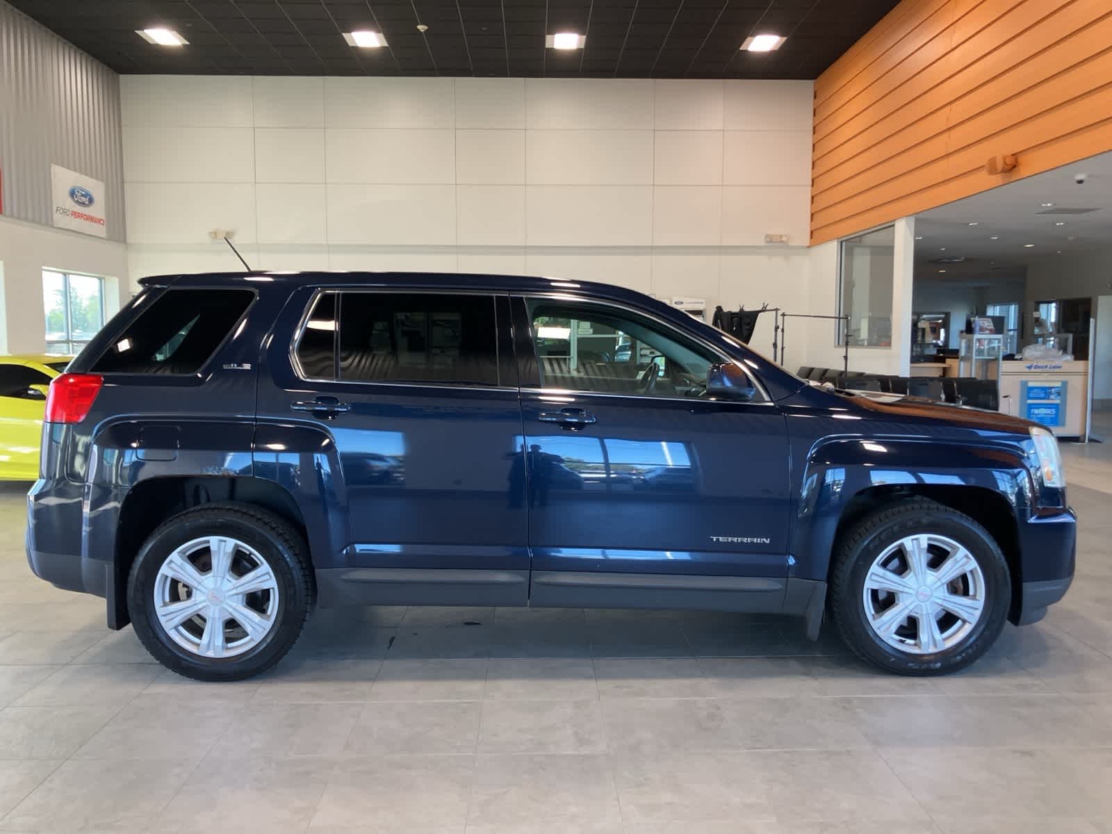 Thumbnail: 2017 GMC Terrain - 4