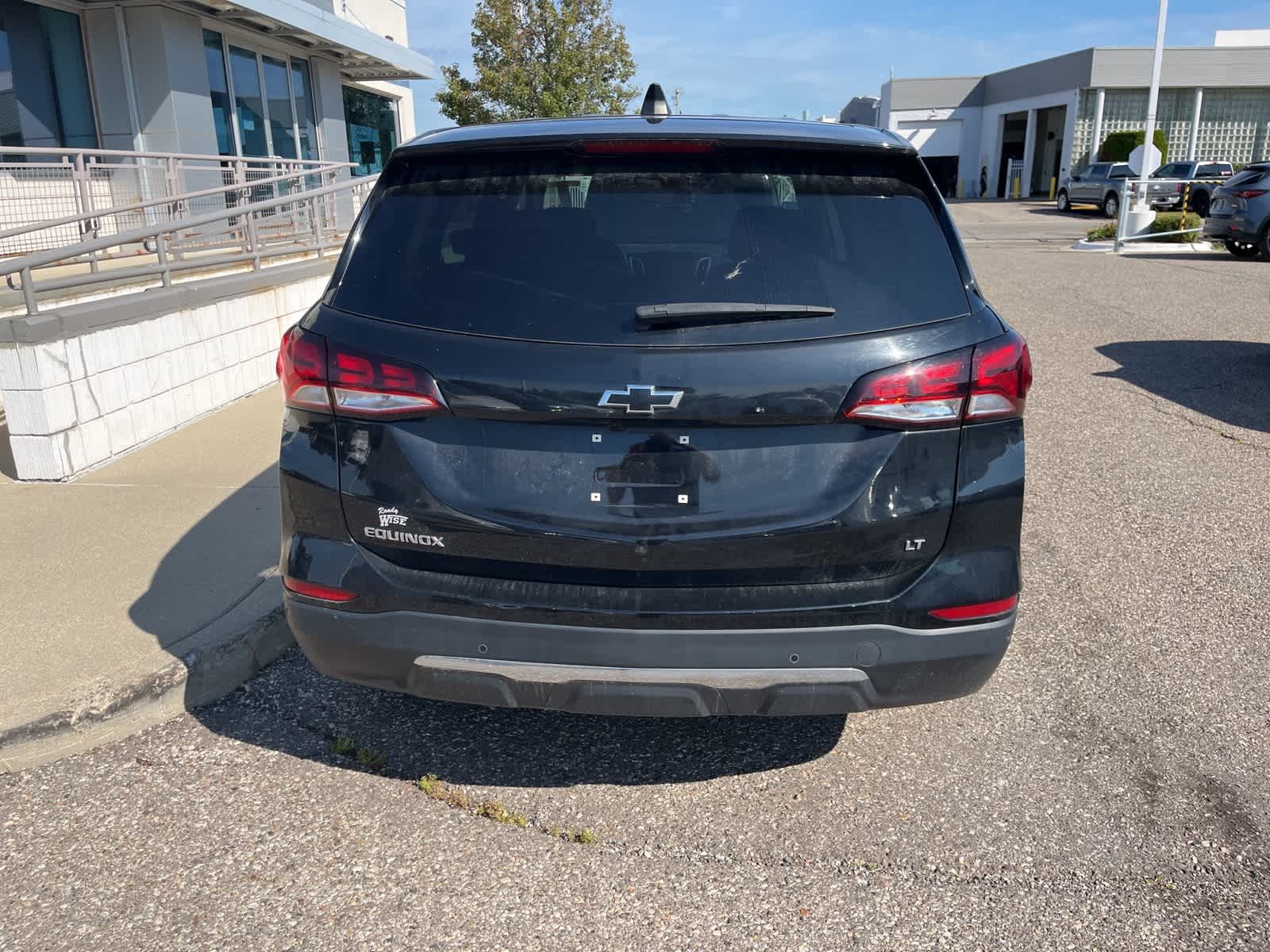 Thumbnail: 2022 Chevrolet Equinox - 10