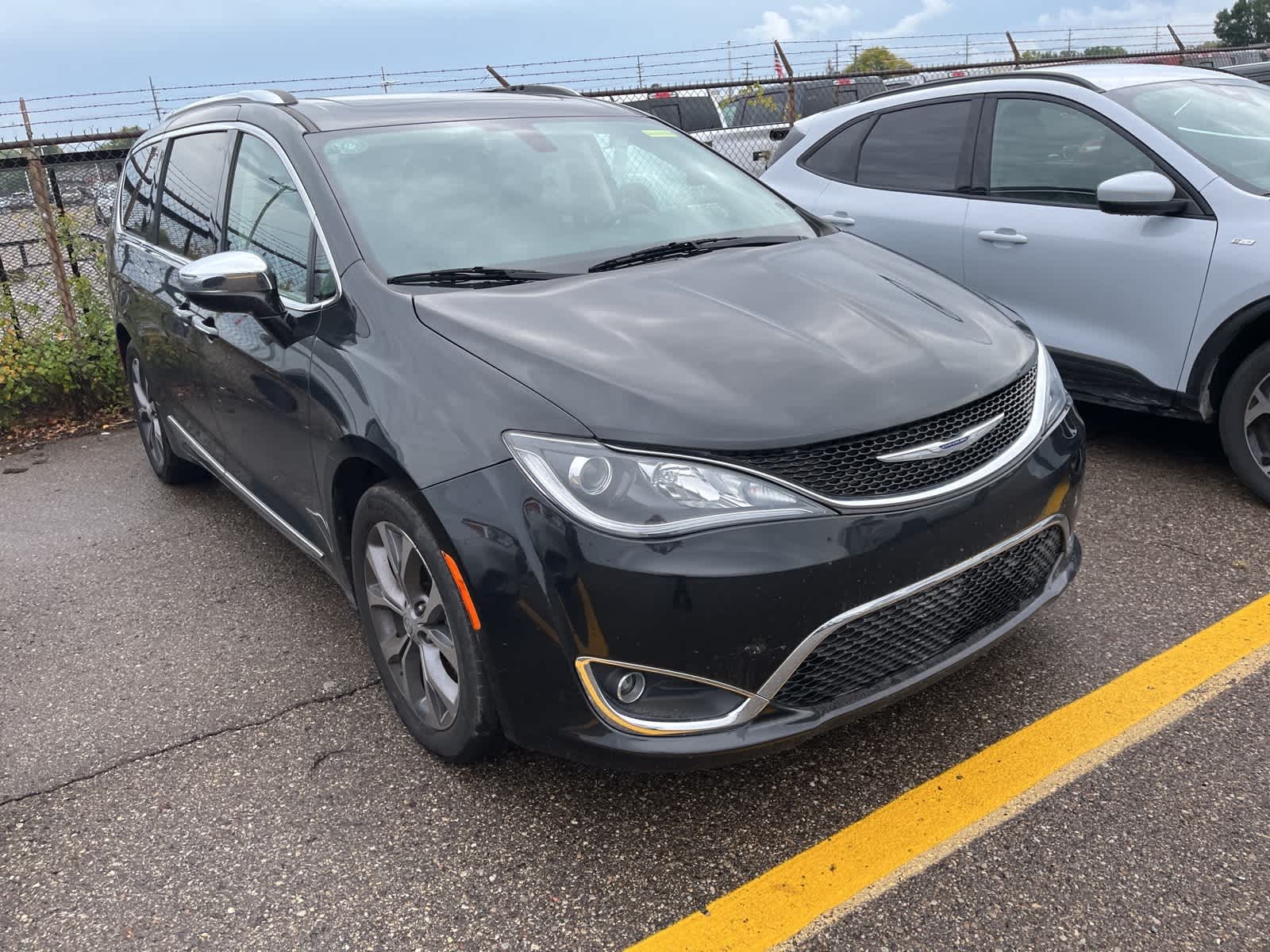 Thumbnail: 2020 Chrysler Pacifica - 19