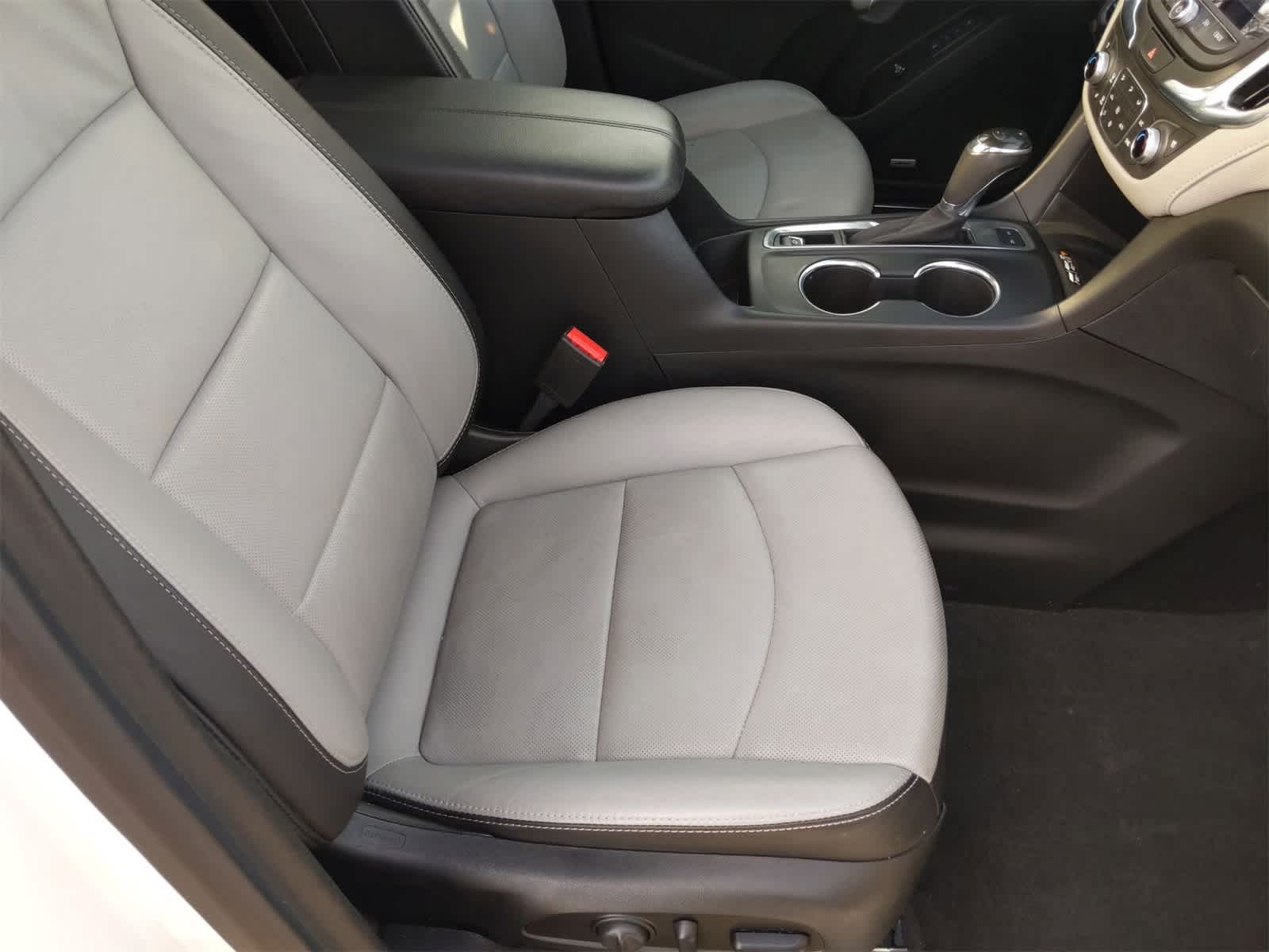 2019 Chevrolet Equinox Premier 22