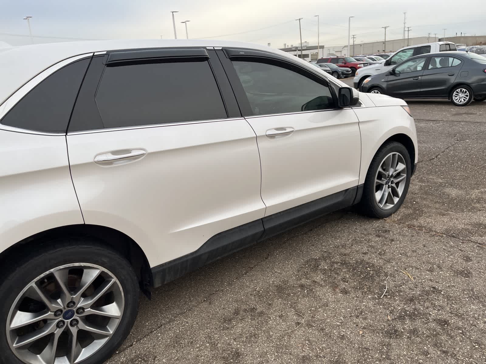 Thumbnail: 2016 Ford Edge - 14