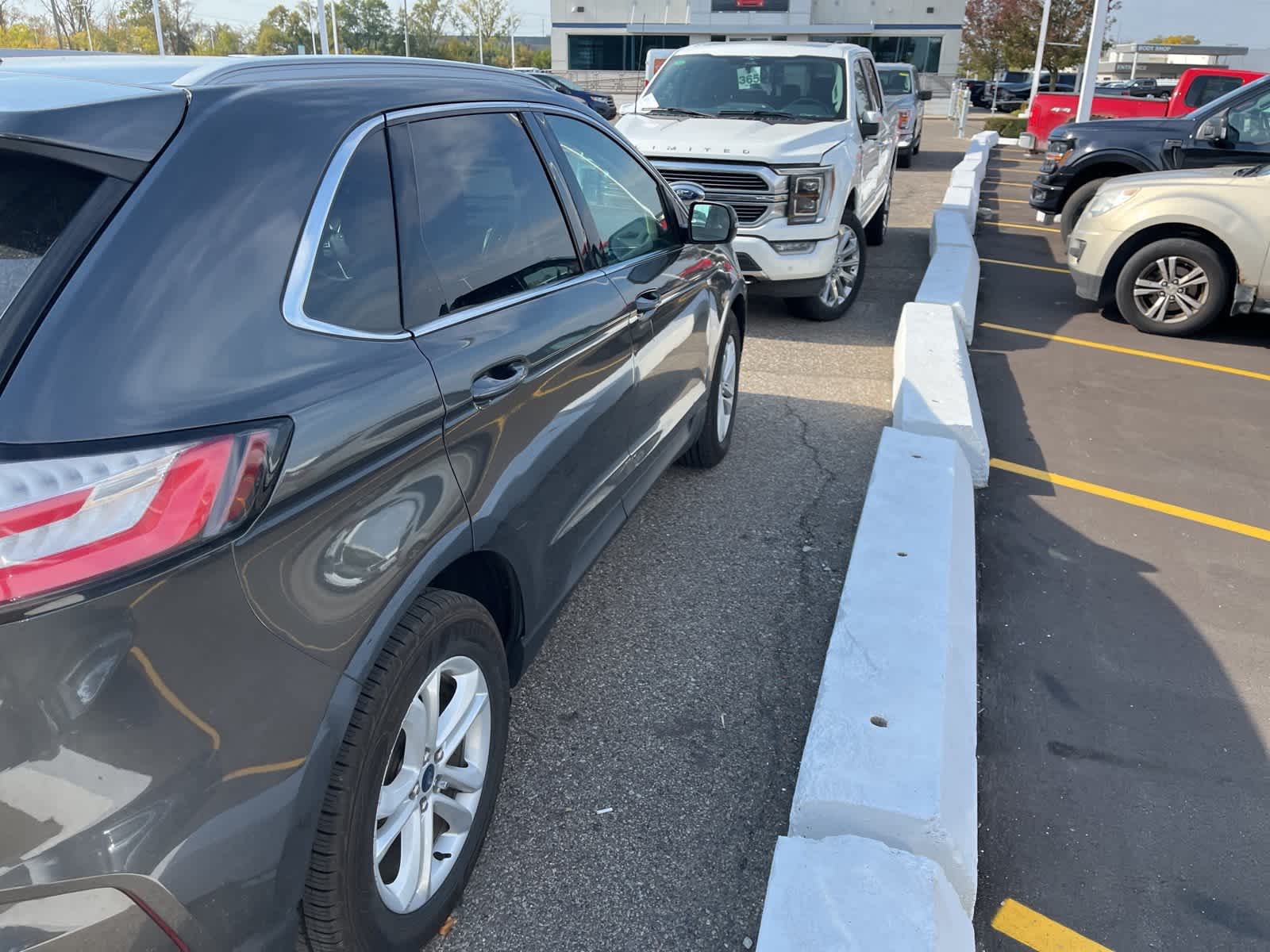 Thumbnail: 2020 Ford Edge - 16