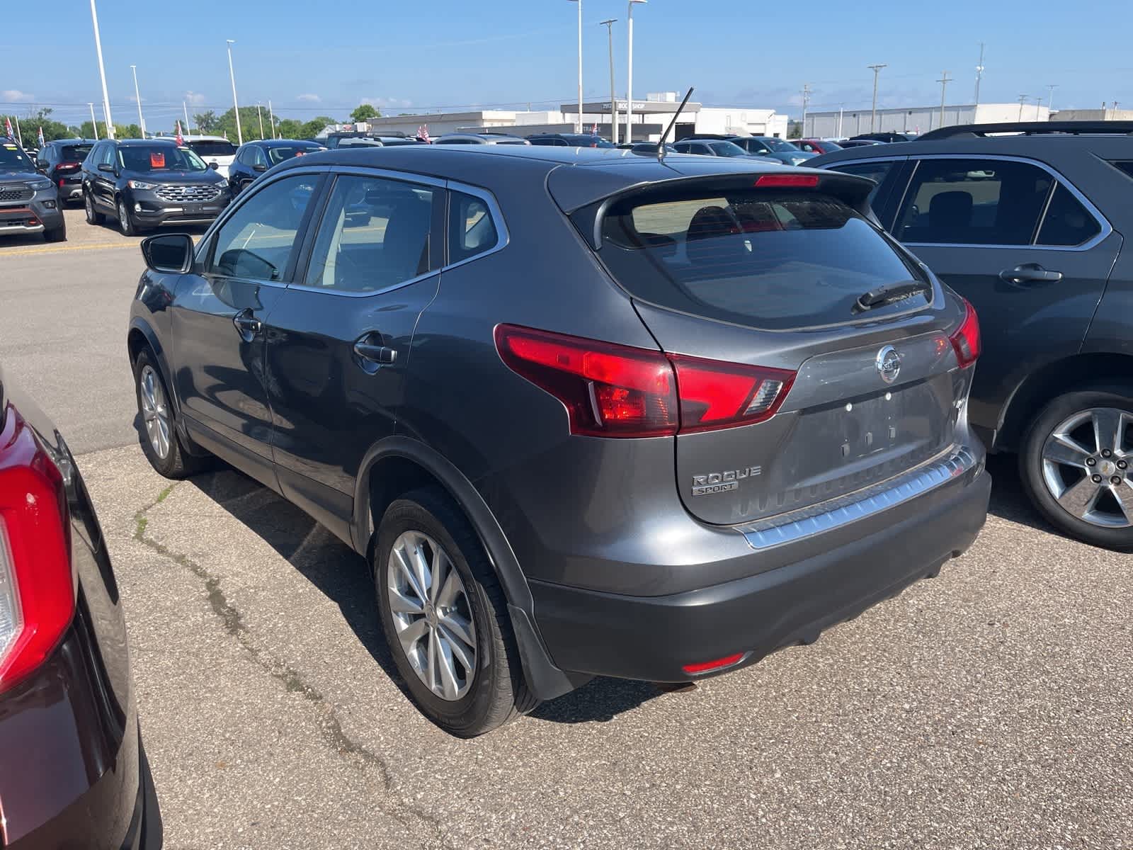 Thumbnail: 2017 Nissan Rogue Sport - 8