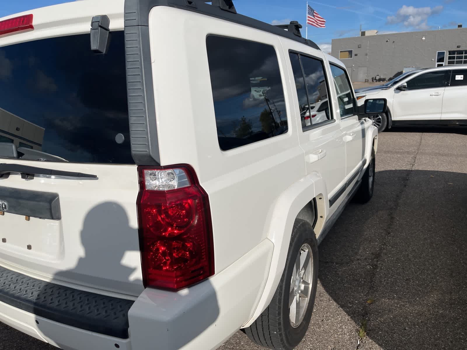 Thumbnail: 2008 Jeep Commander - 14