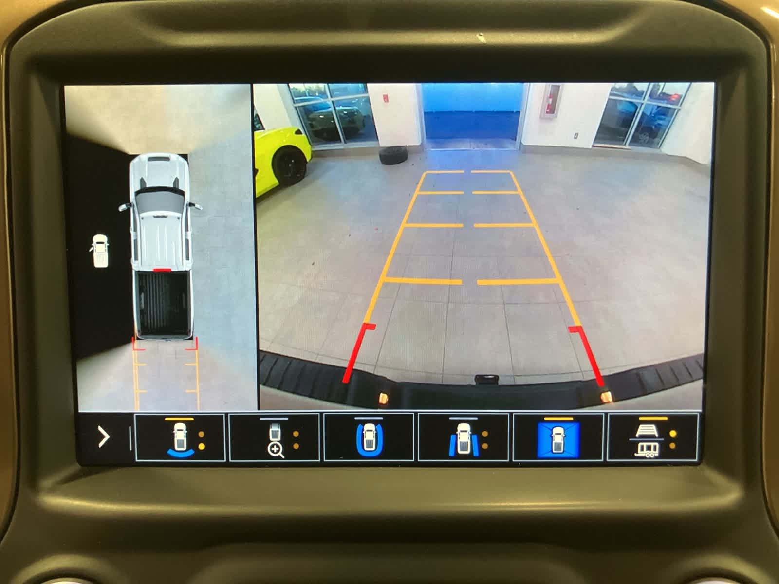 Thumbnail: 2022 Chevrolet Silverado 2500 - 24