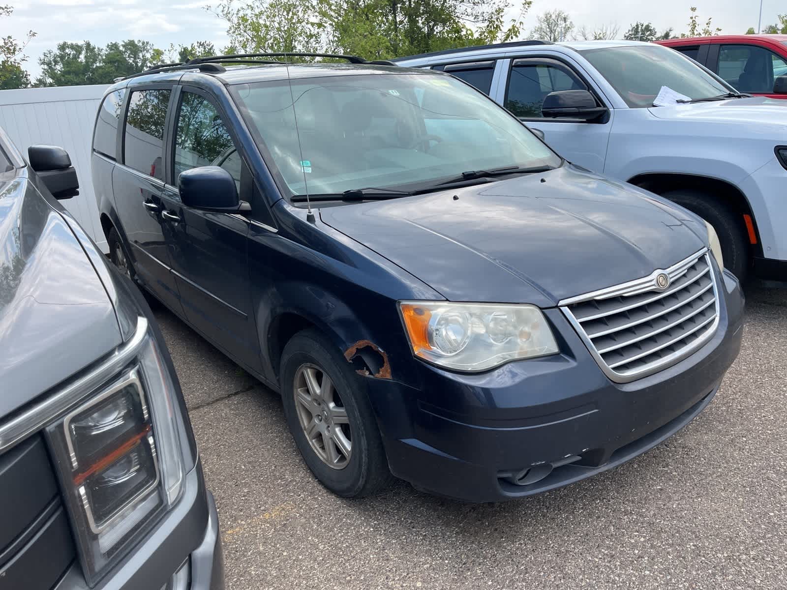 Thumbnail: 2008 Chrysler Town & Country - 16