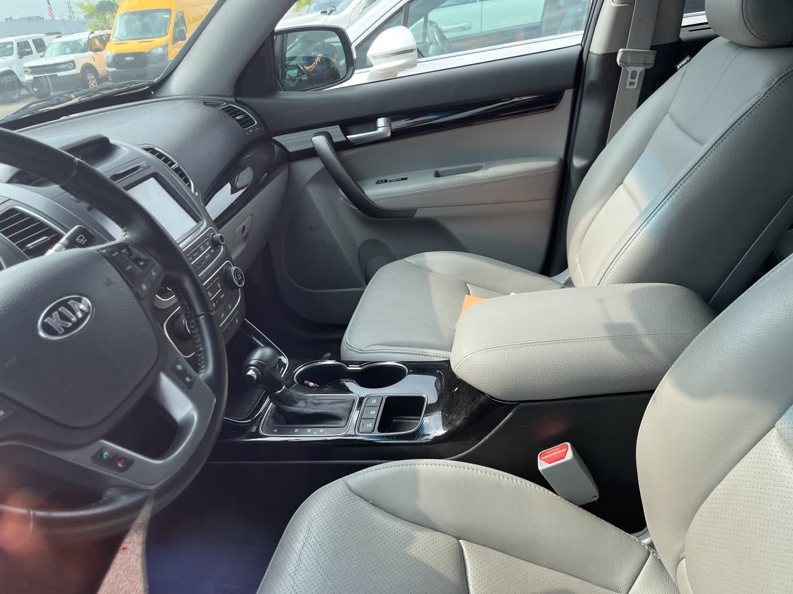 Thumbnail: 2015 Kia Sorento - 25