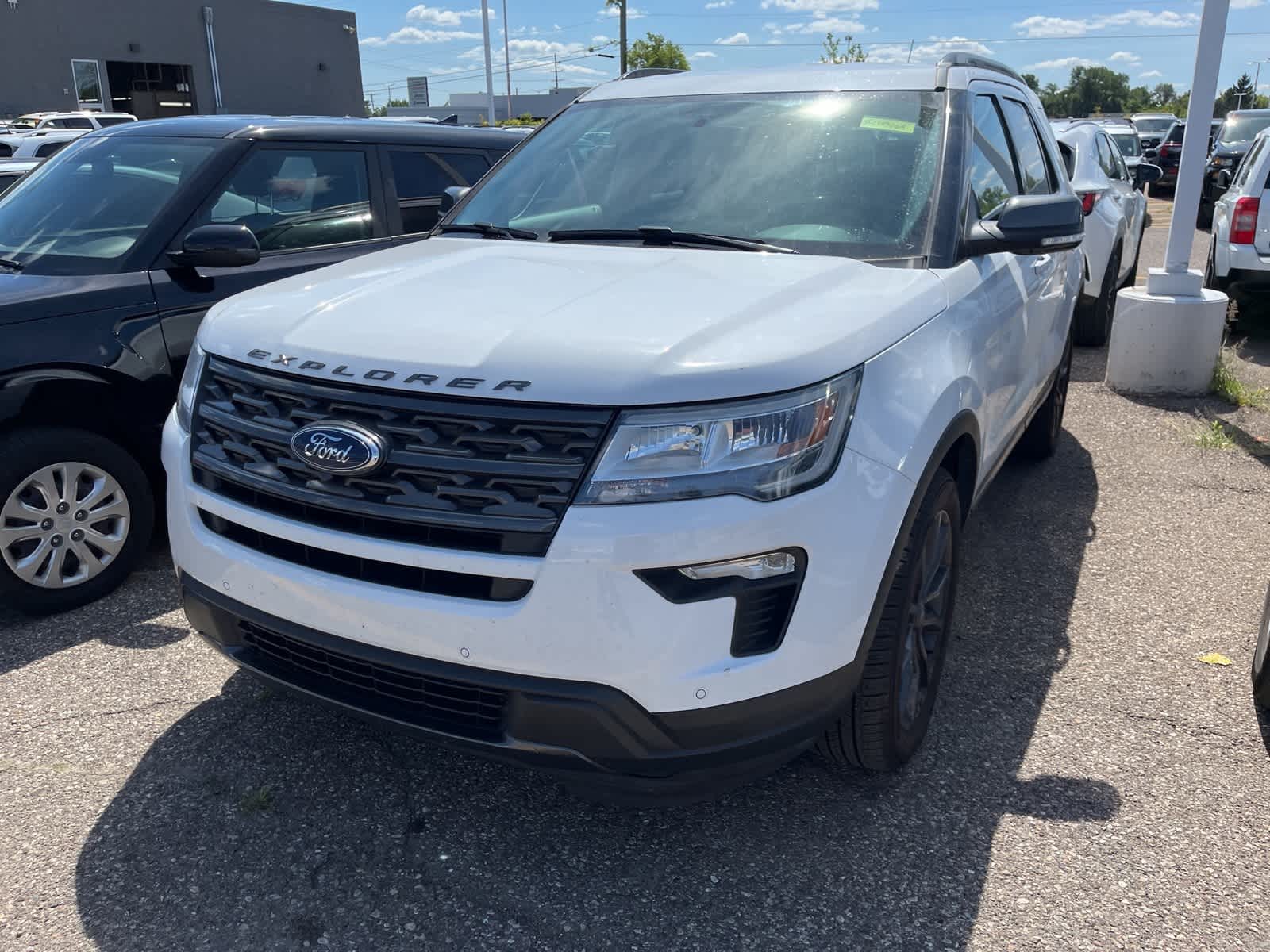 Thumbnail: 2018 Ford Explorer - 3