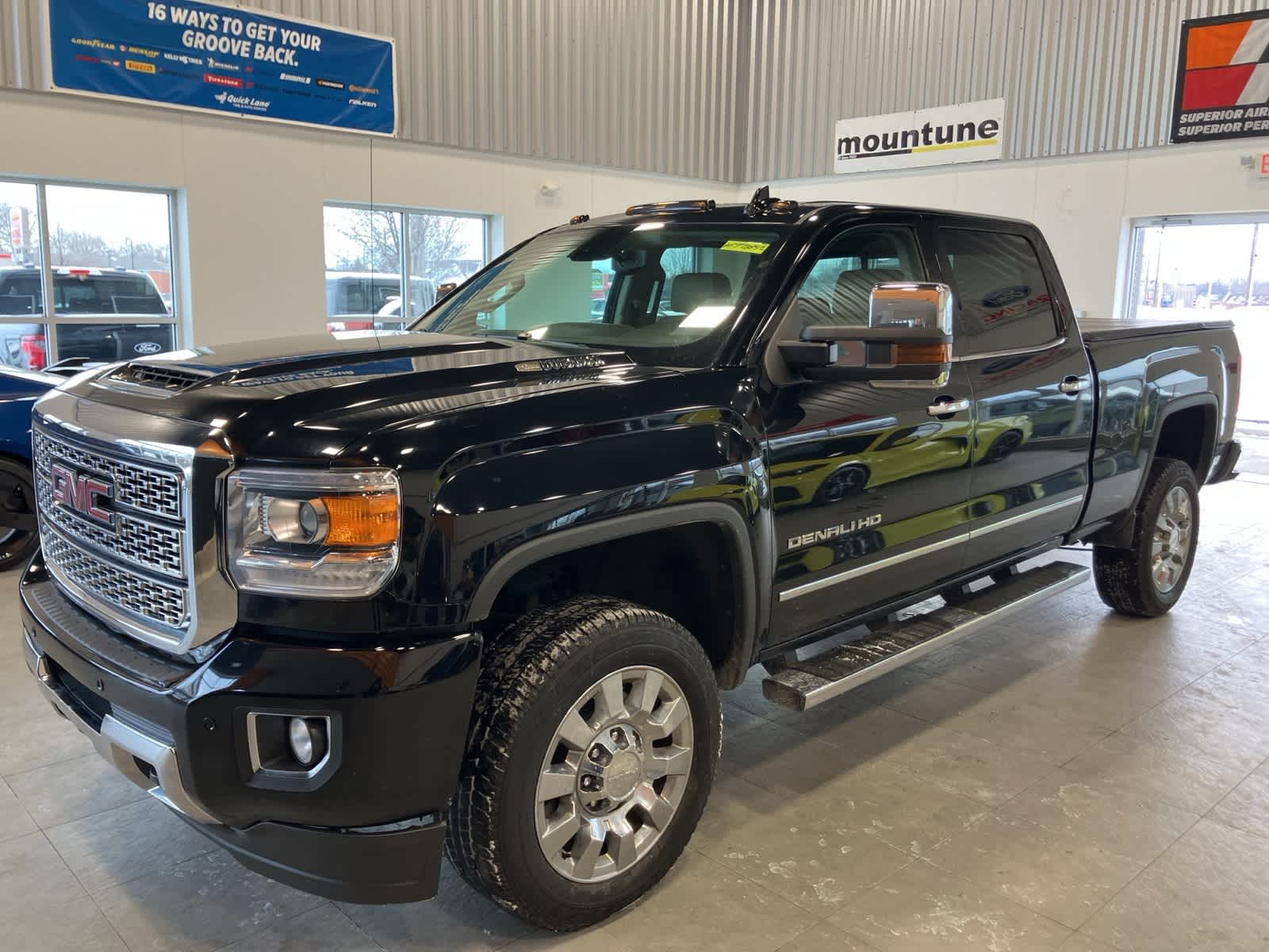 Thumbnail: 2018 GMC Sierra 2500 - 1