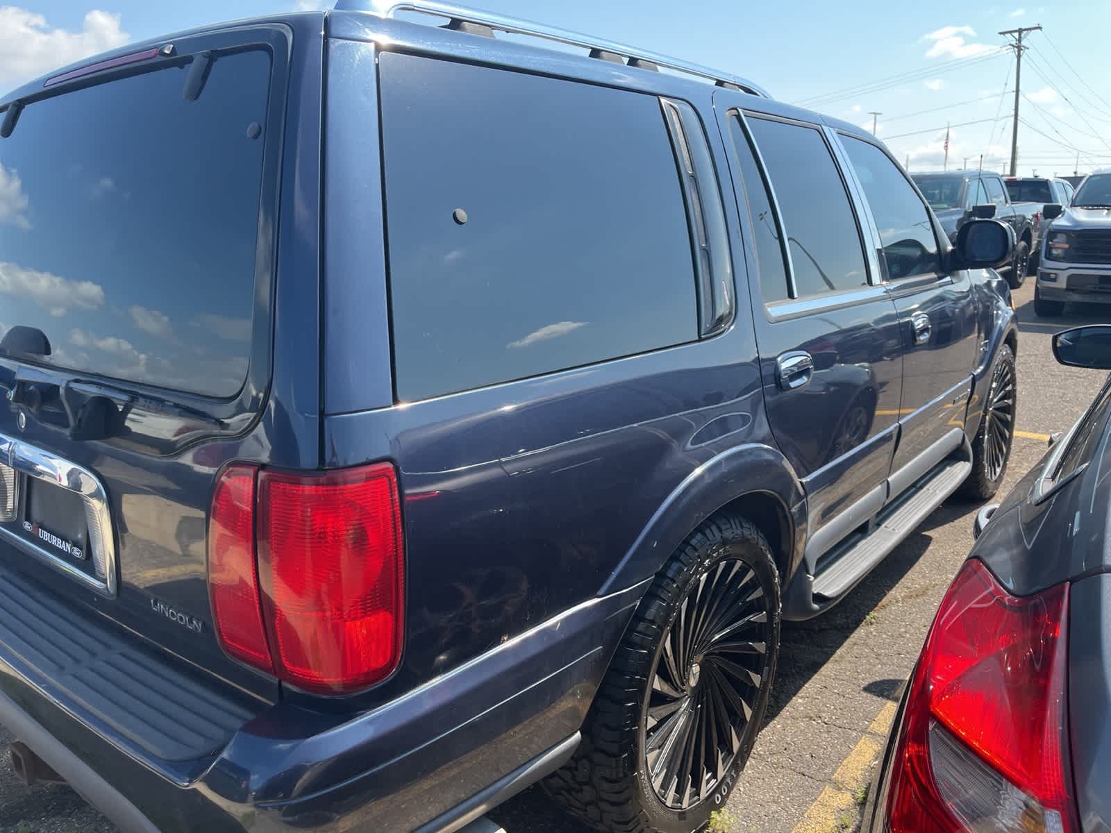 Thumbnail: 1998 Lincoln Navigator - 13