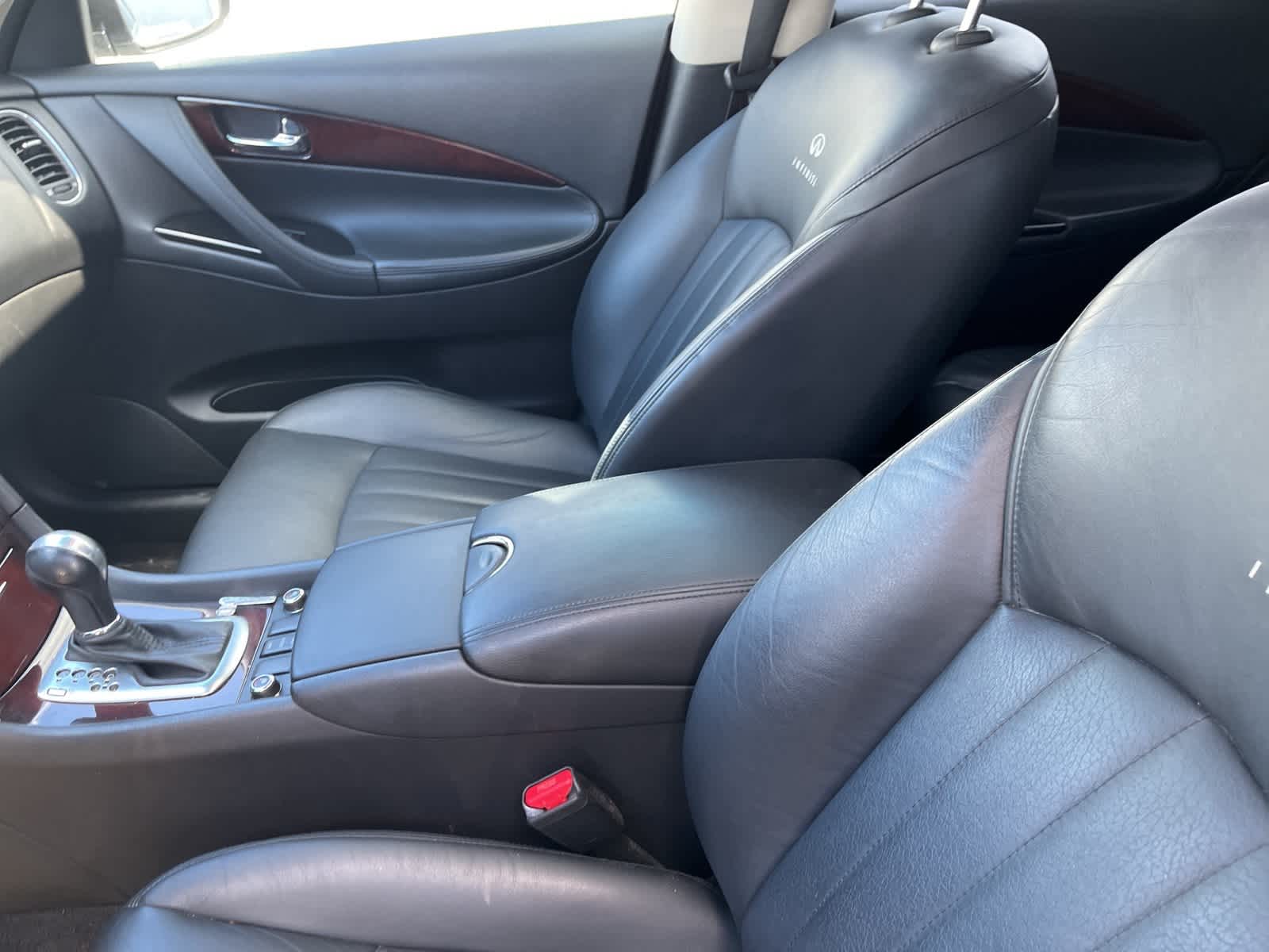 Thumbnail: 2010 INFINITI EX35 - 26