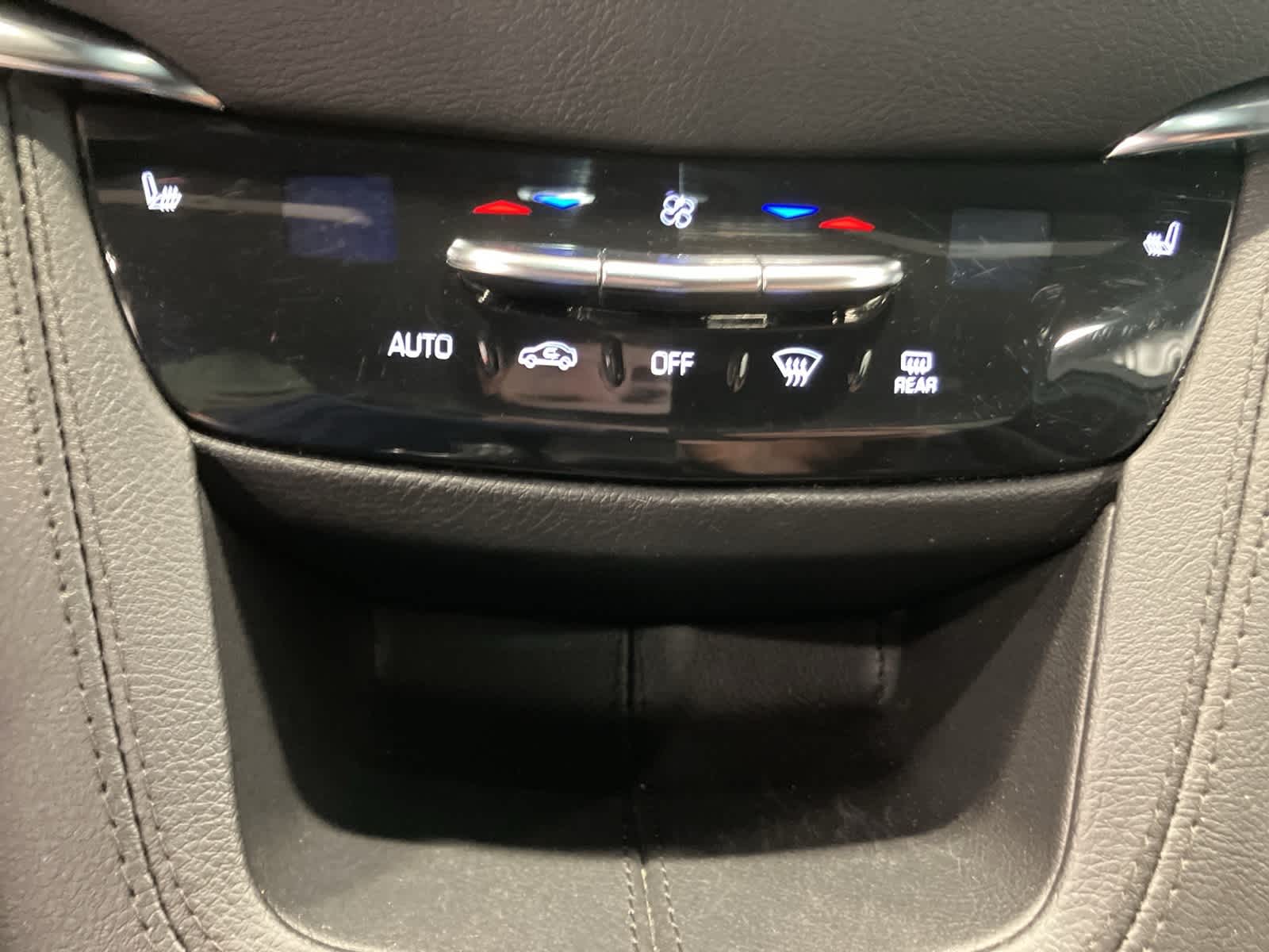 Thumbnail: 2022 Cadillac XT5 - 19