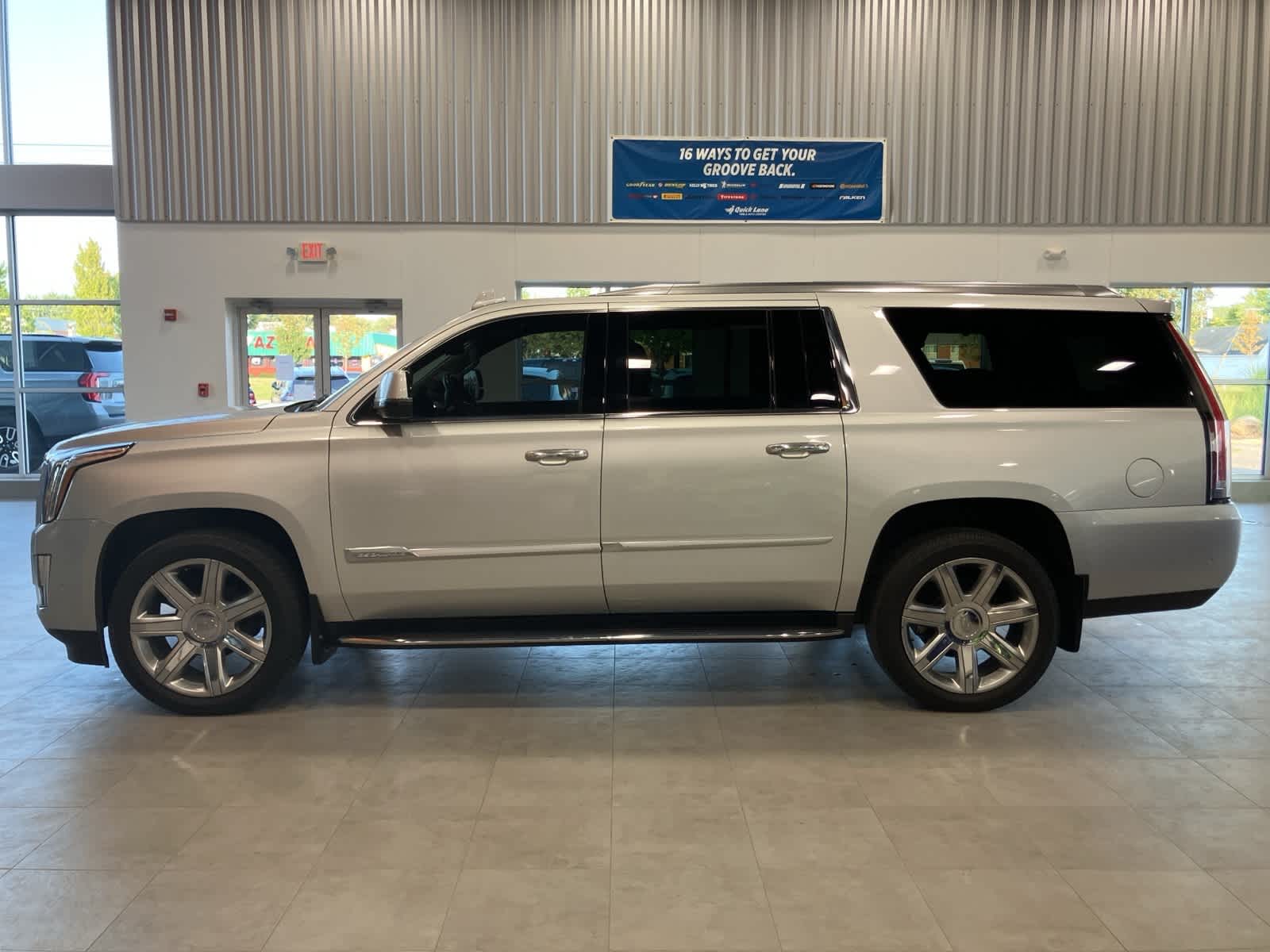 Thumbnail: 2020 Cadillac Escalade - 8