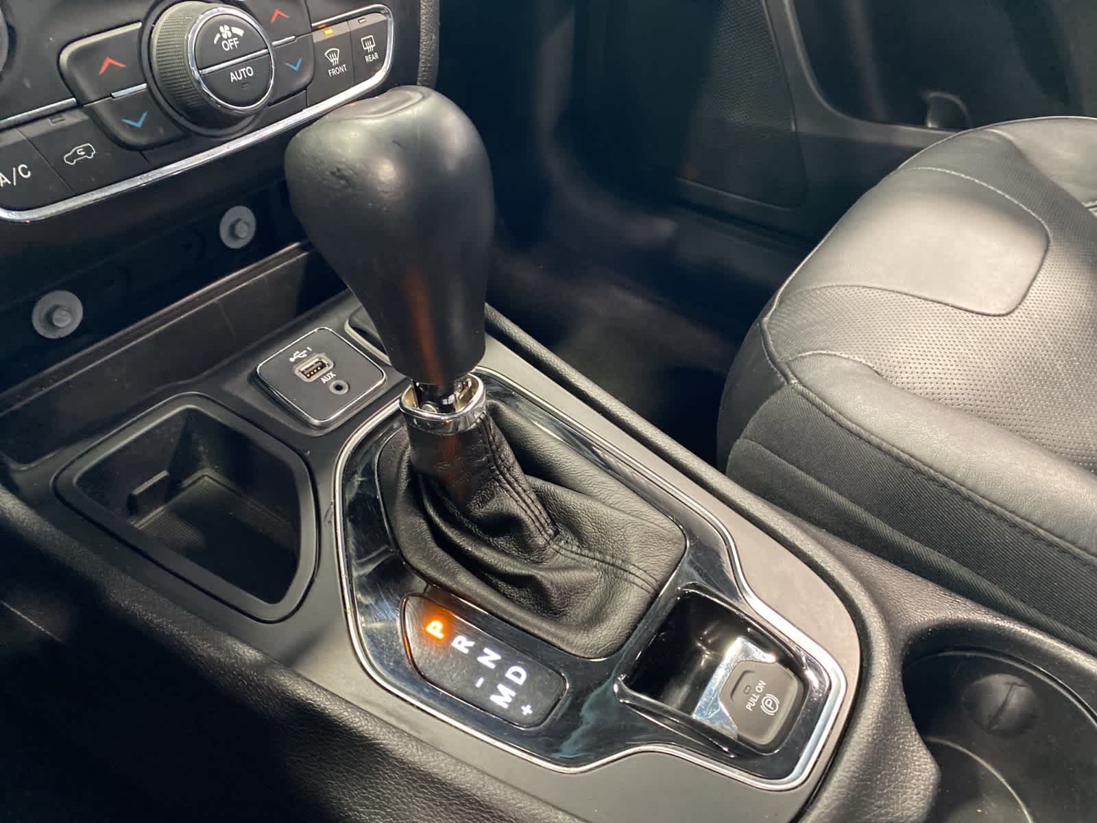 Thumbnail: 2021 Jeep Cherokee - 23