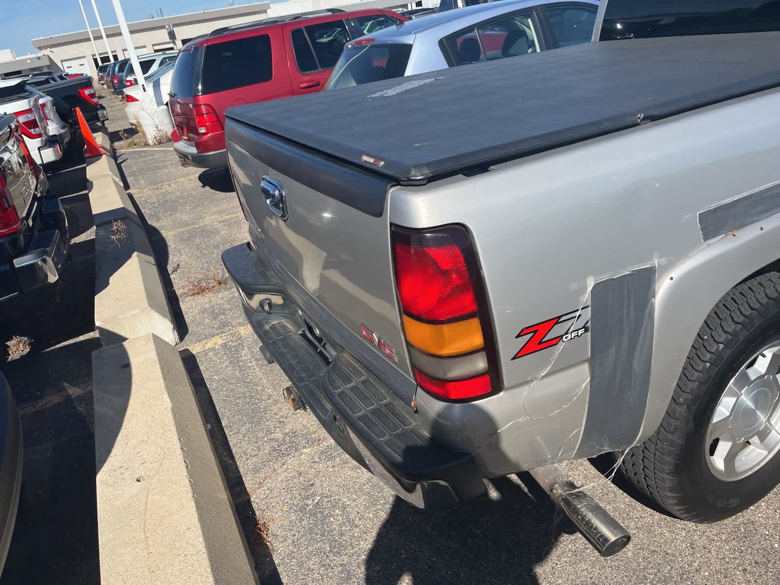 Thumbnail: 2005 GMC Sierra 1500 - 12