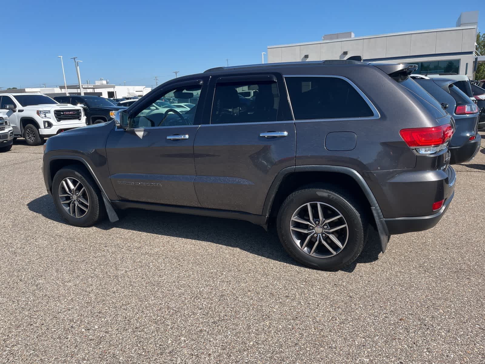 Thumbnail: 2017 Jeep Grand Cherokee - 7