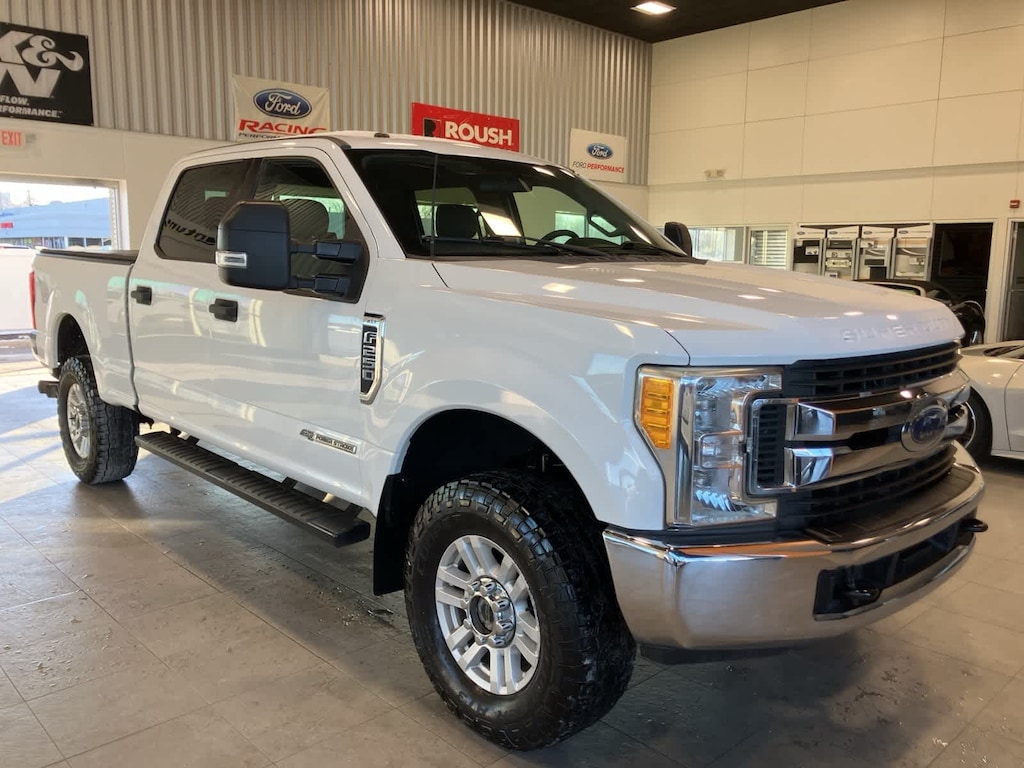 Used 2017 Ford Super Duty F-250 SRW XLT Truck