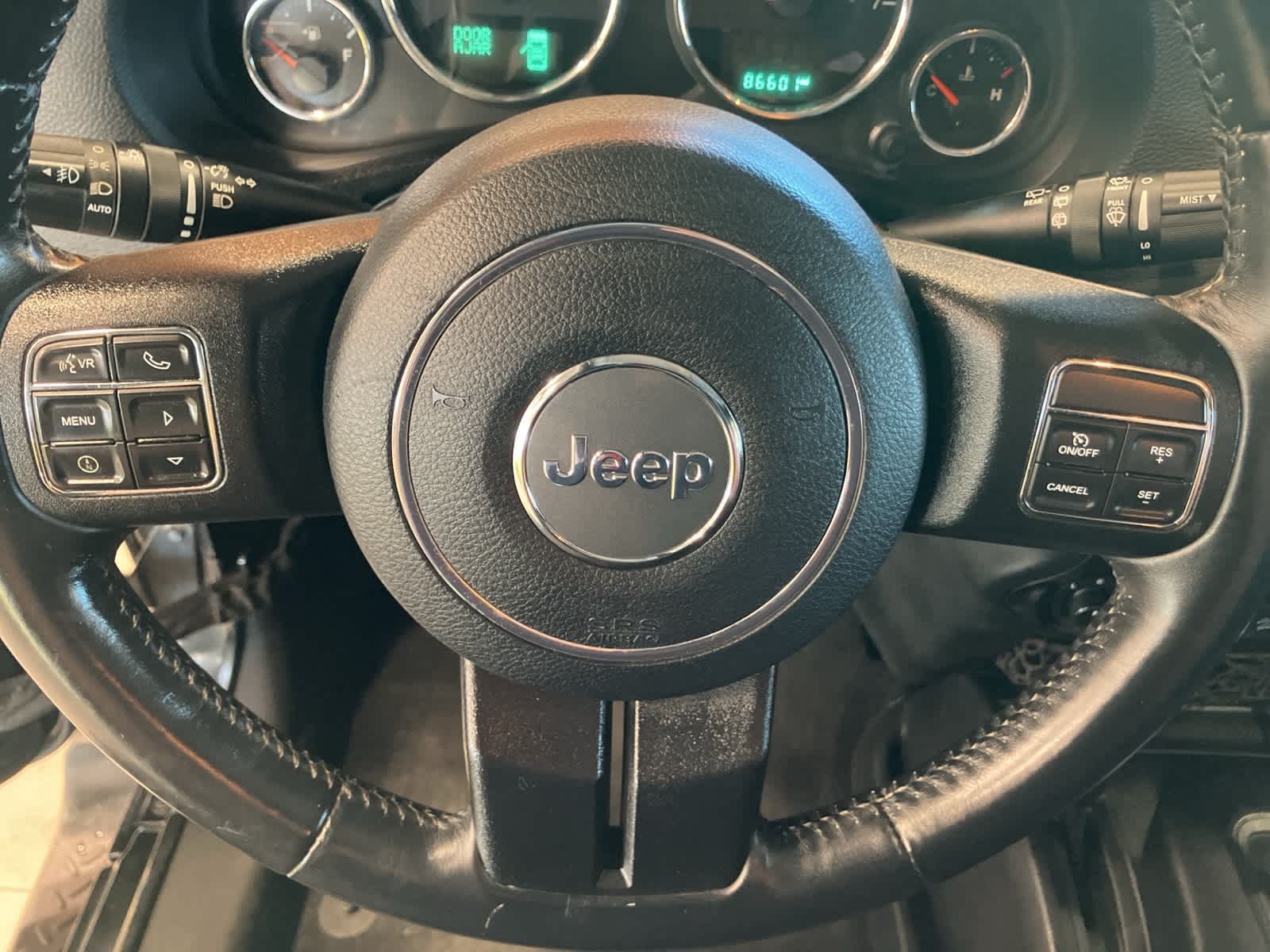 Thumbnail: 2016 Jeep Wrangler - 13