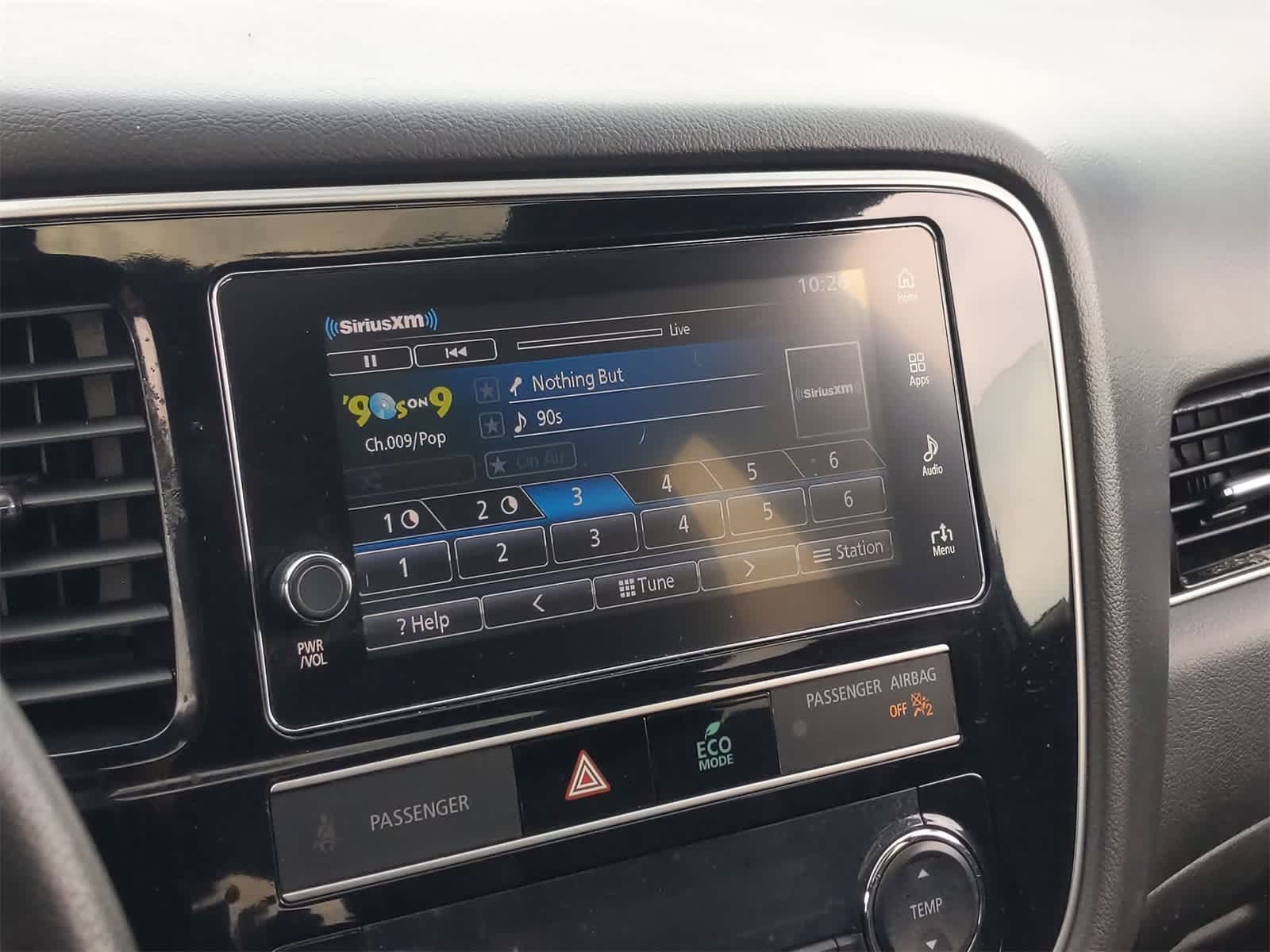 2019 Mitsubishi Outlander LE 28