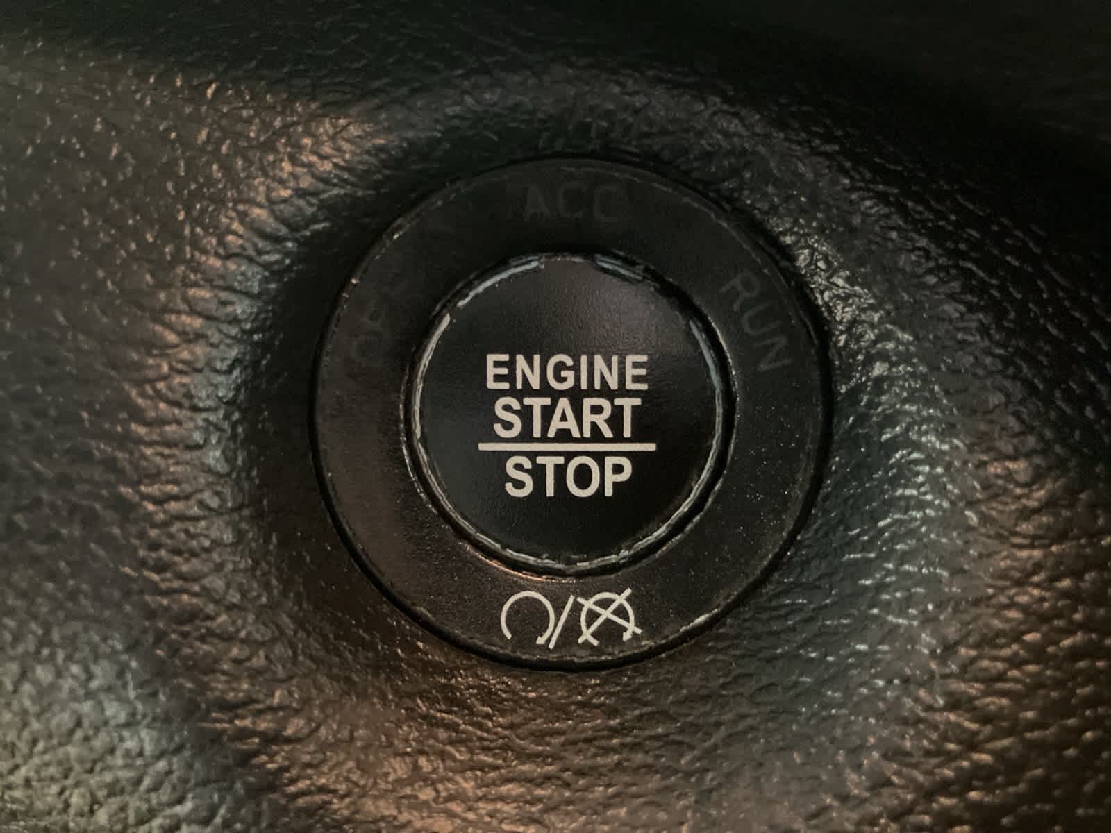 Thumbnail: 2019 Jeep Cherokee - 16