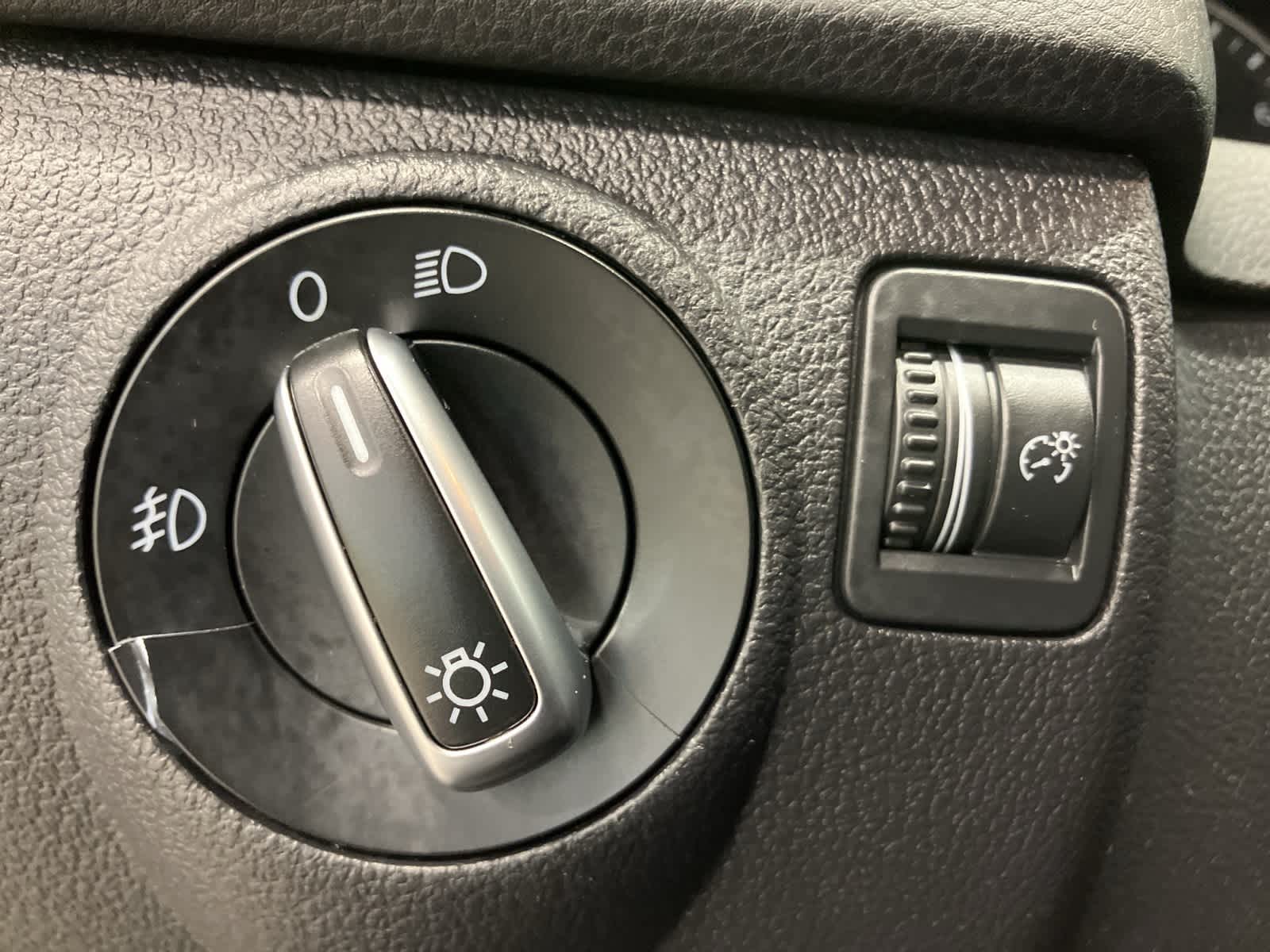 Thumbnail: 2013 Volkswagen Tiguan - 13