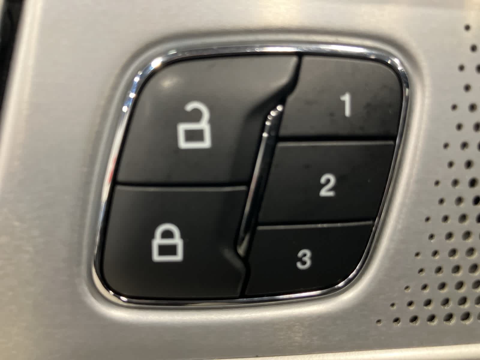 Thumbnail: 2020 Ford Explorer - 13